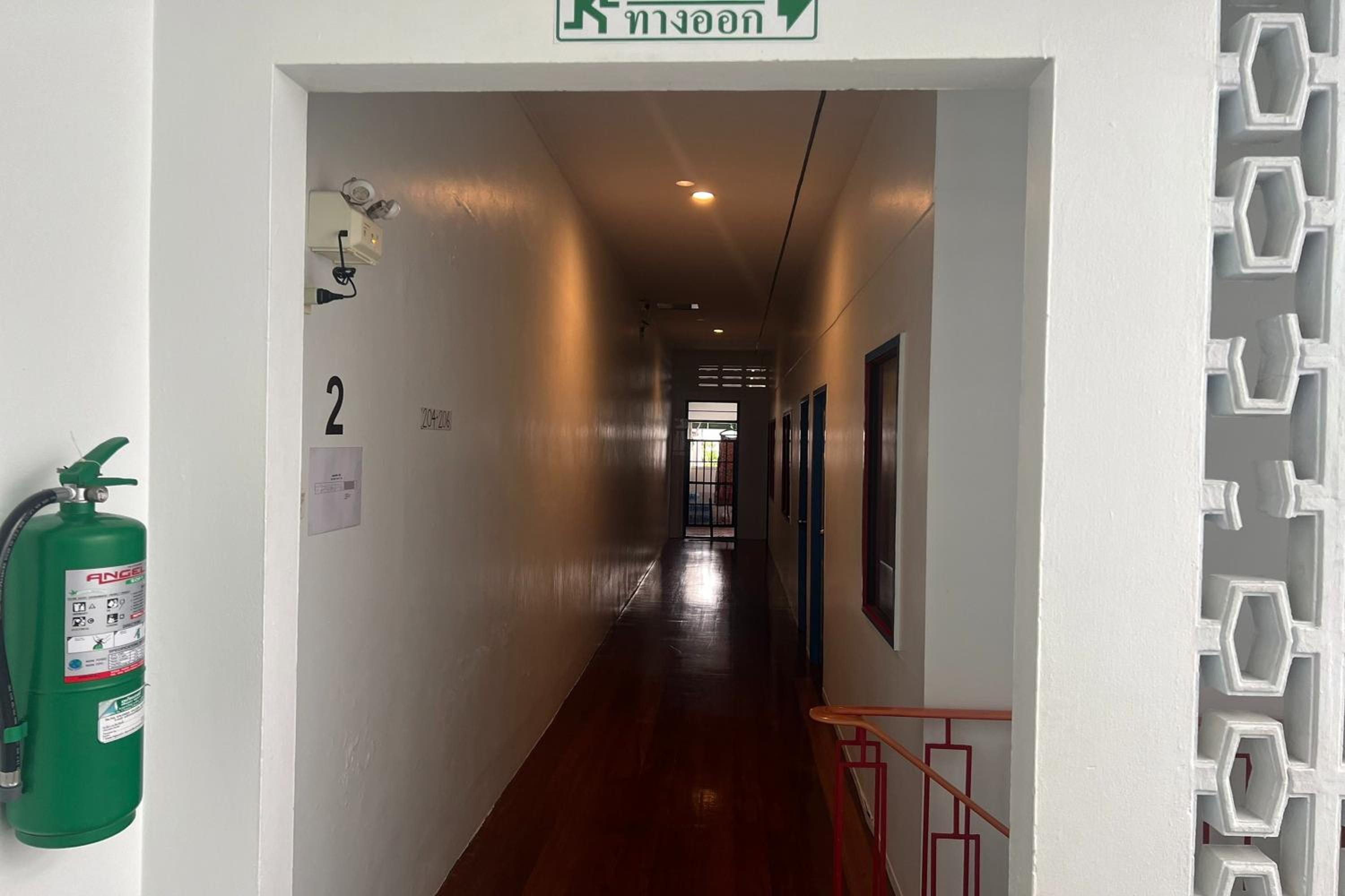 Photo 6