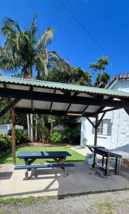 La Sirena Pool and barbie, private boat ramp, WiFi, two bedrooms, 3 beds