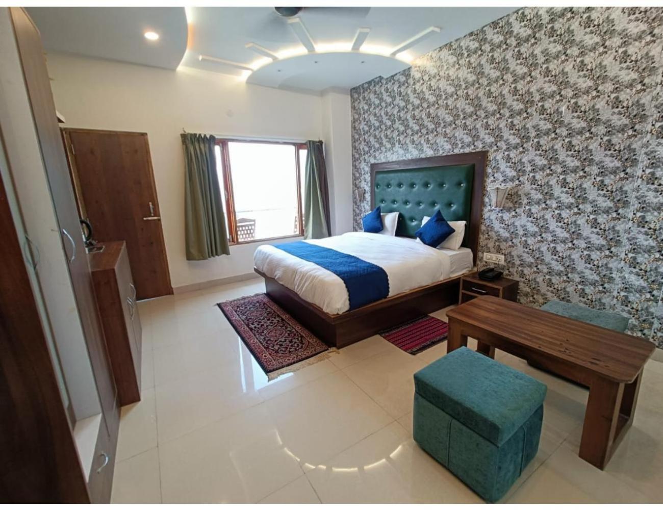 HOTEL LUXMI VILAS INN, Mussoorie