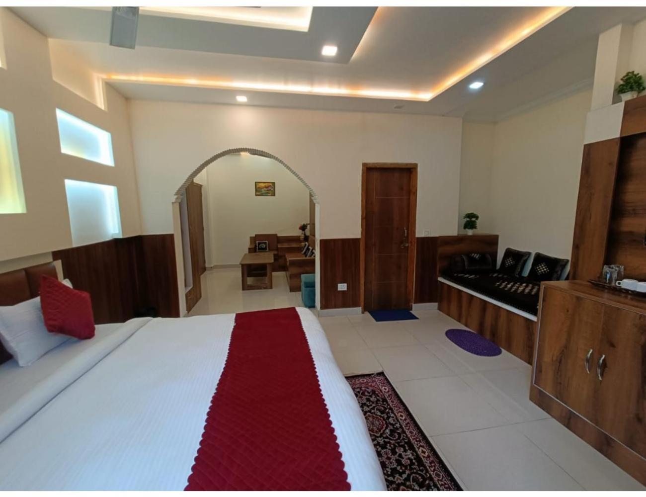 HOTEL LUXMI VILAS INN, Mussoorie