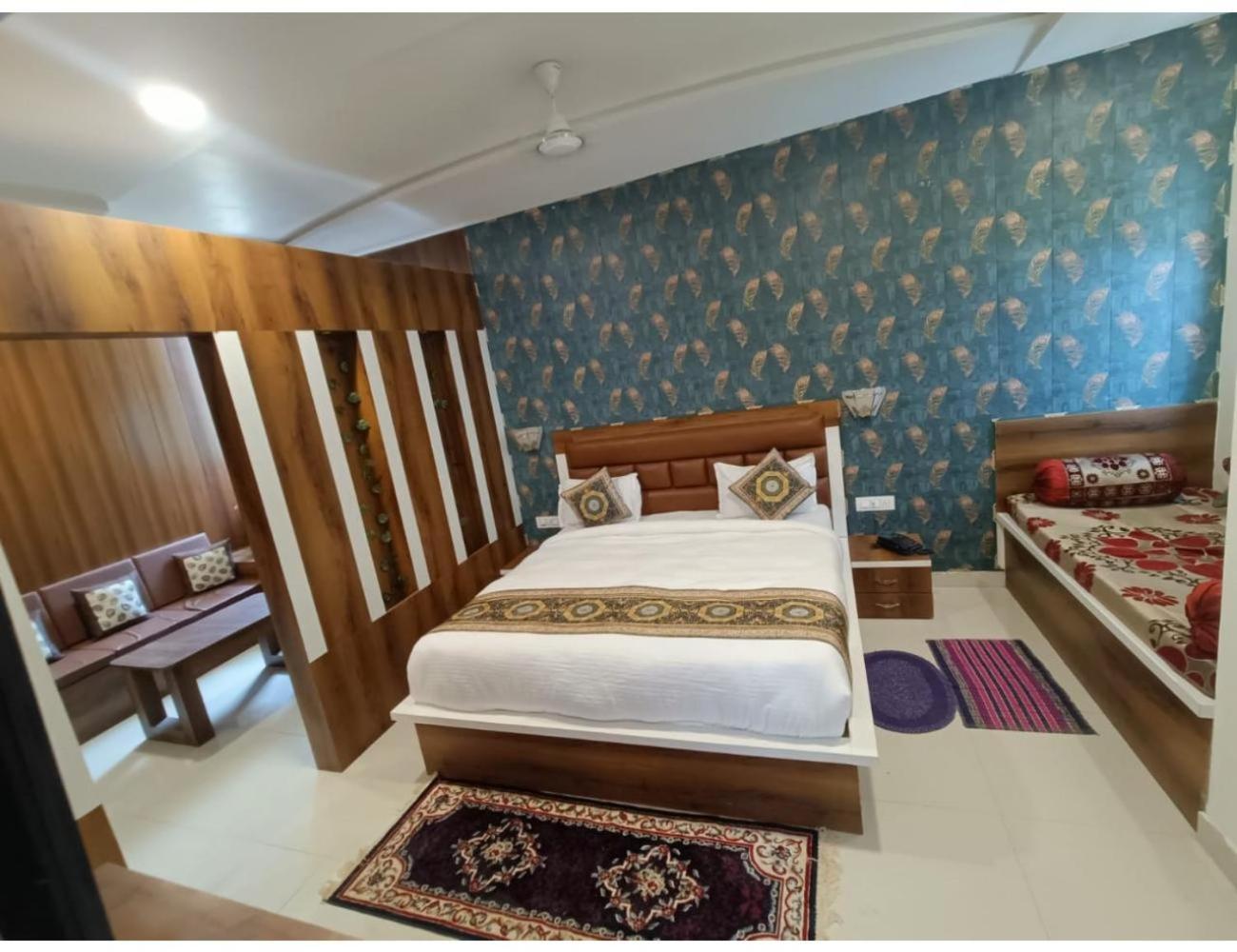 HOTEL LUXMI VILAS INN, Mussoorie