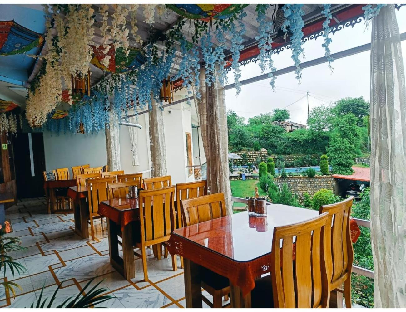 HOTEL LUXMI VILAS INN, Mussoorie