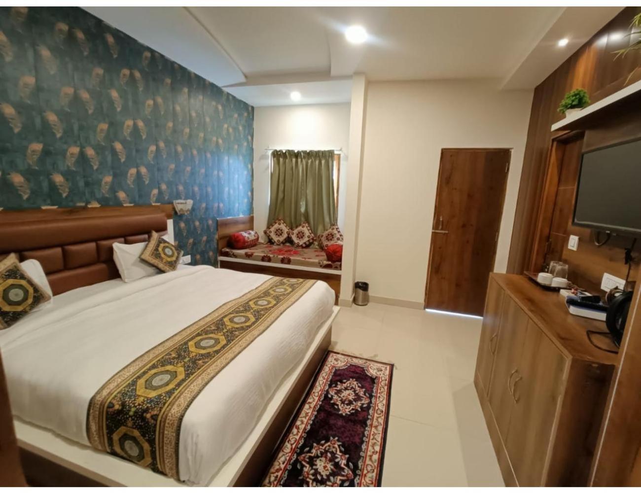HOTEL LUXMI VILAS INN, Mussoorie
