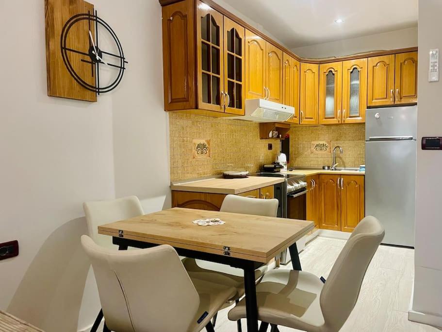 Boulevard Apartment Cozy Retreat with Easy Self-Check-Secure Lockbox Access