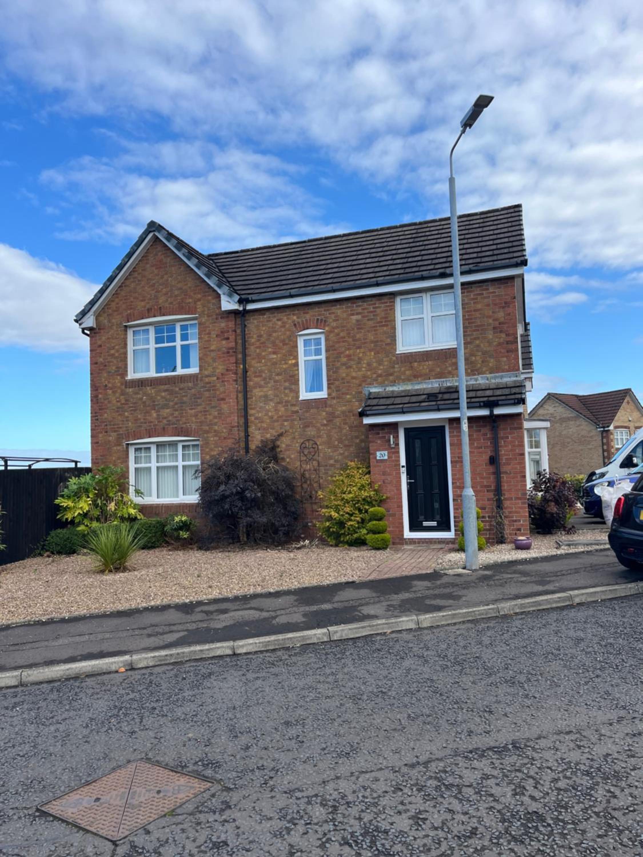 Detached home great location view 3