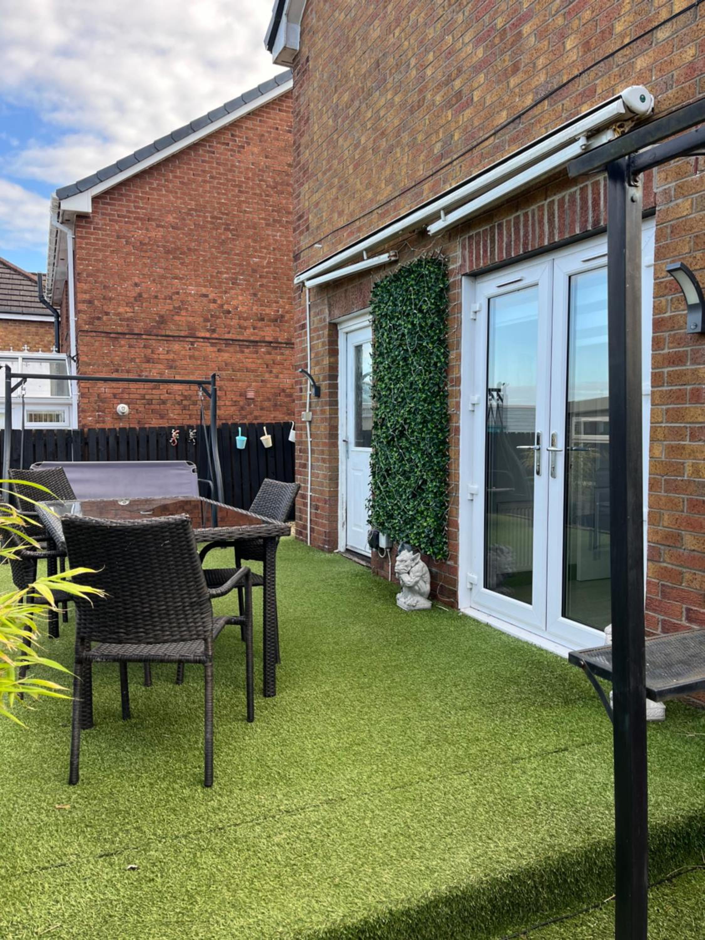 Detached home great location view 5