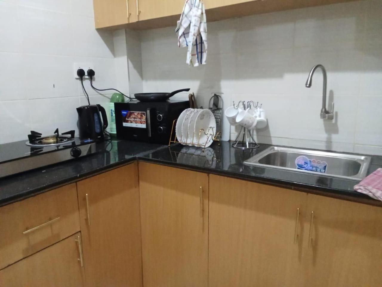 Lucky House 1br with Netflix Wifi view 5
