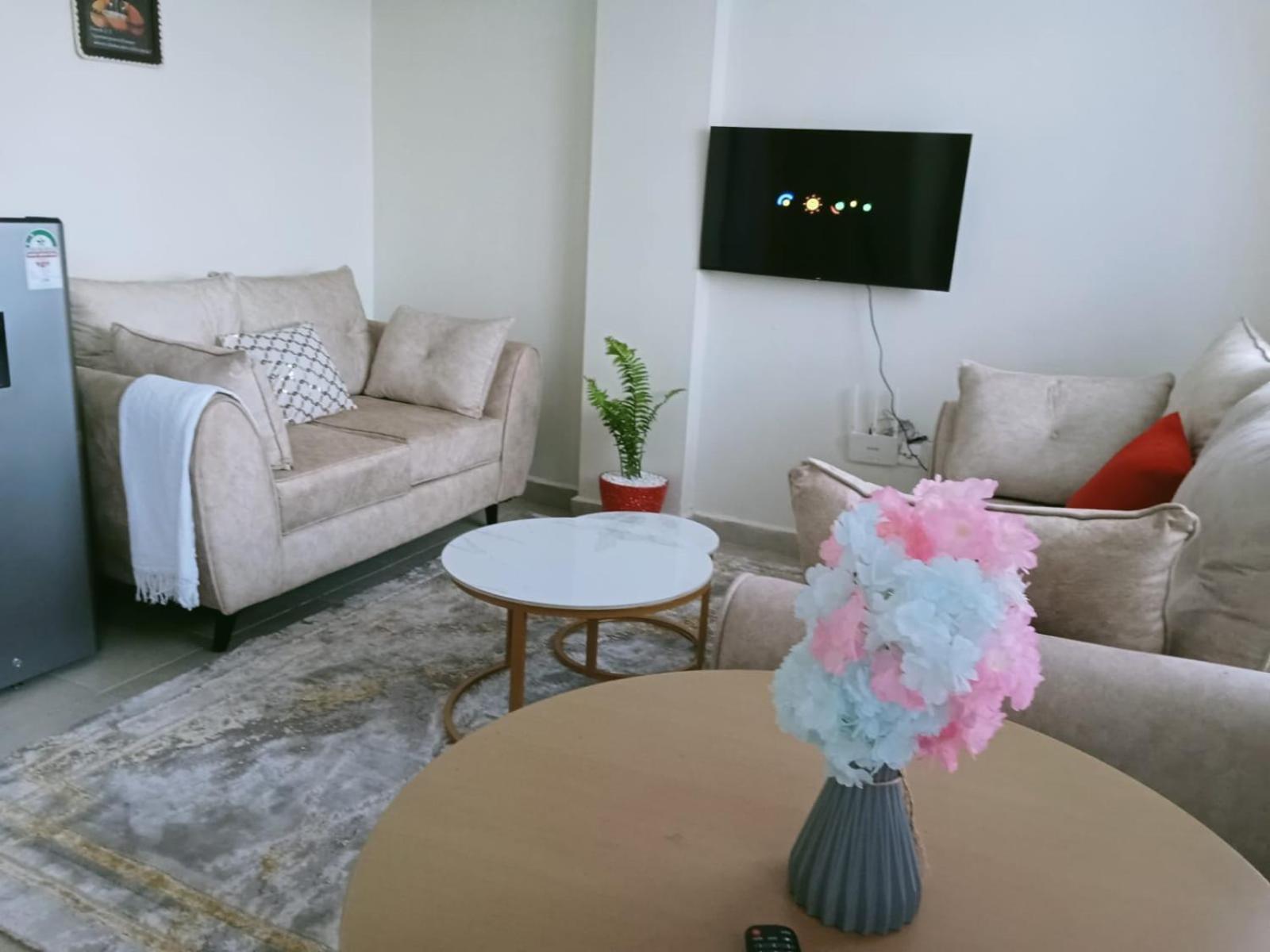 Lucky House 1br with Netflix Wifi view 3