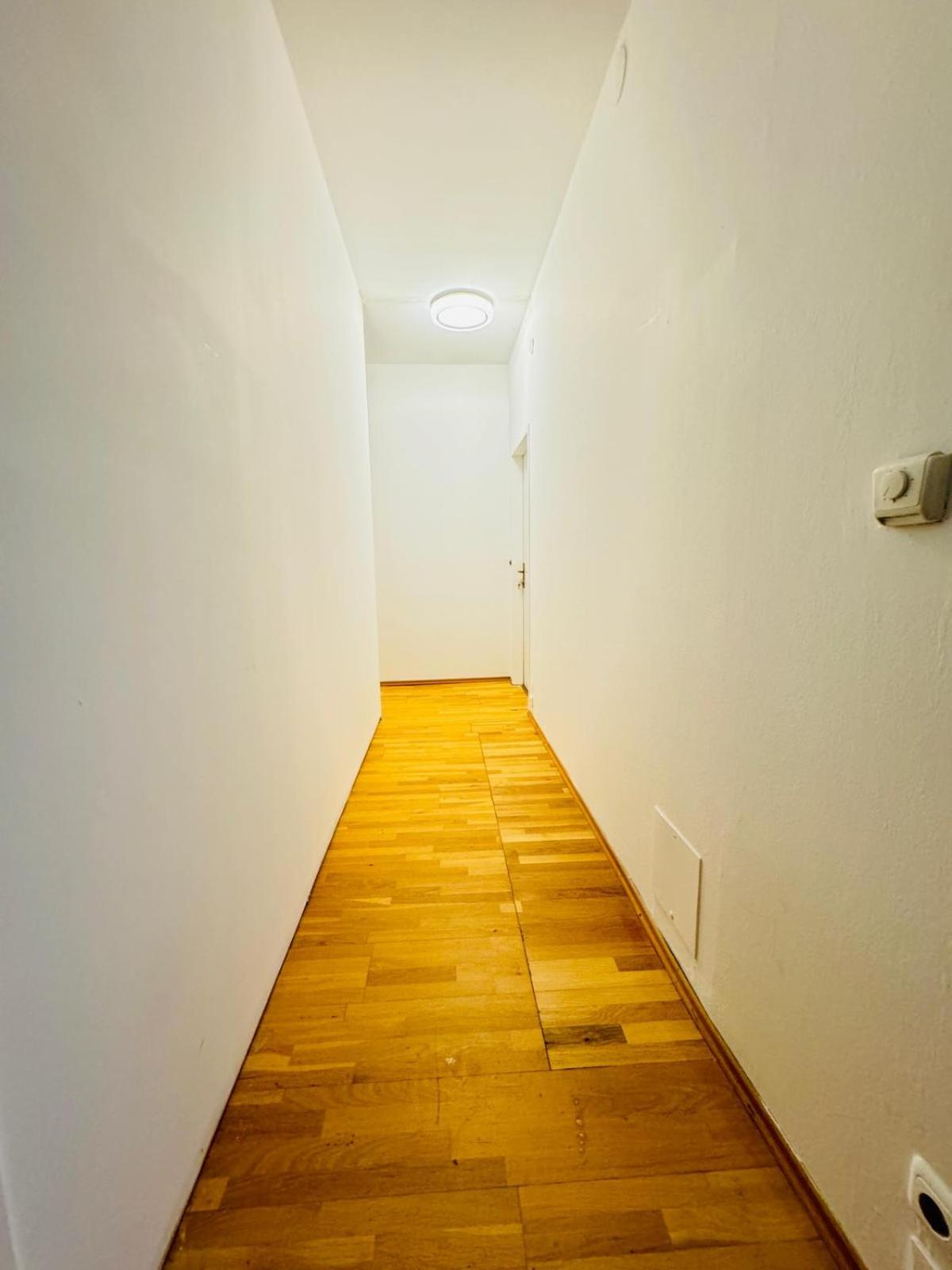 Comfy 4BR Apt- Nearby Schönbrunn