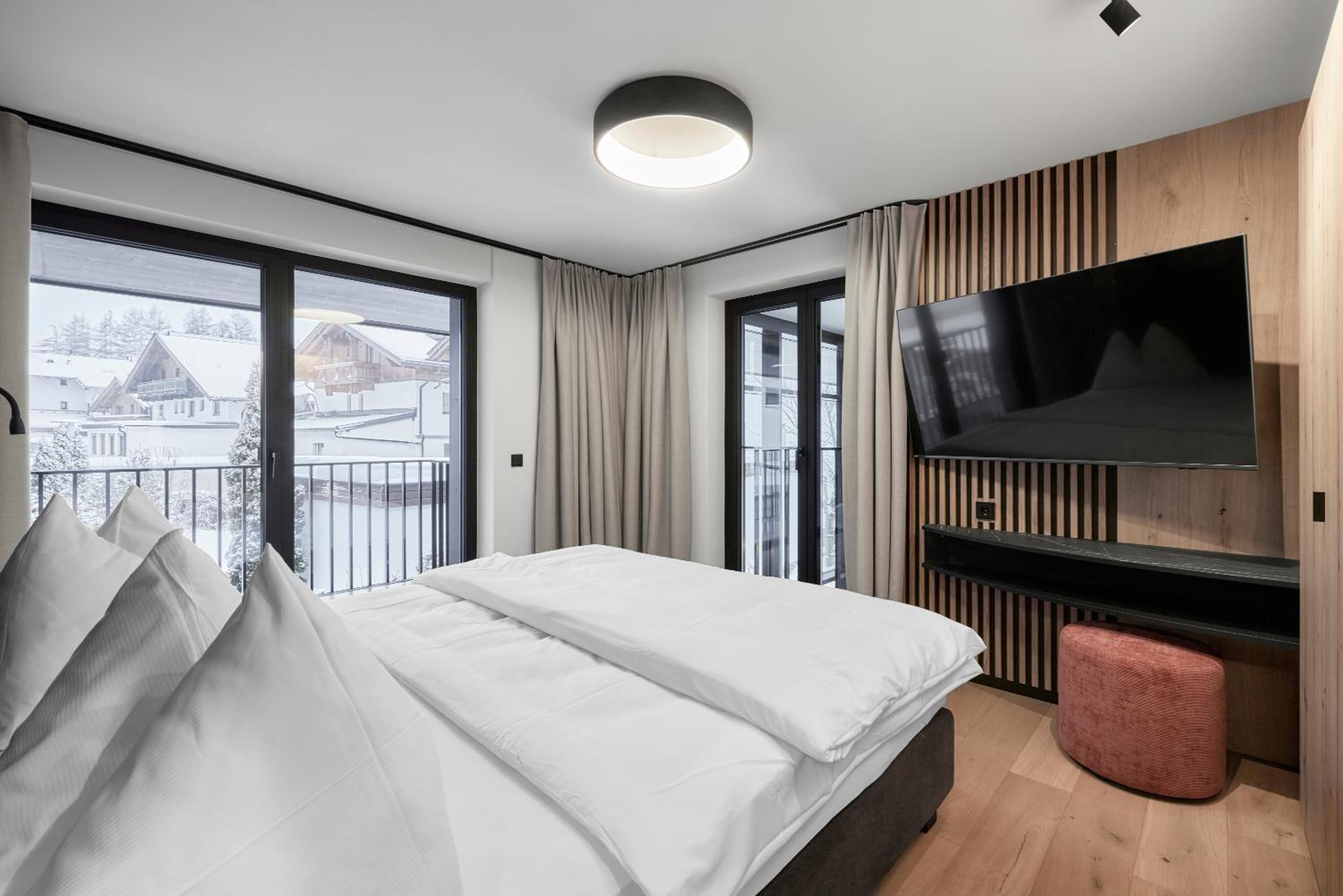 Chalet White Pearl by MYALPS