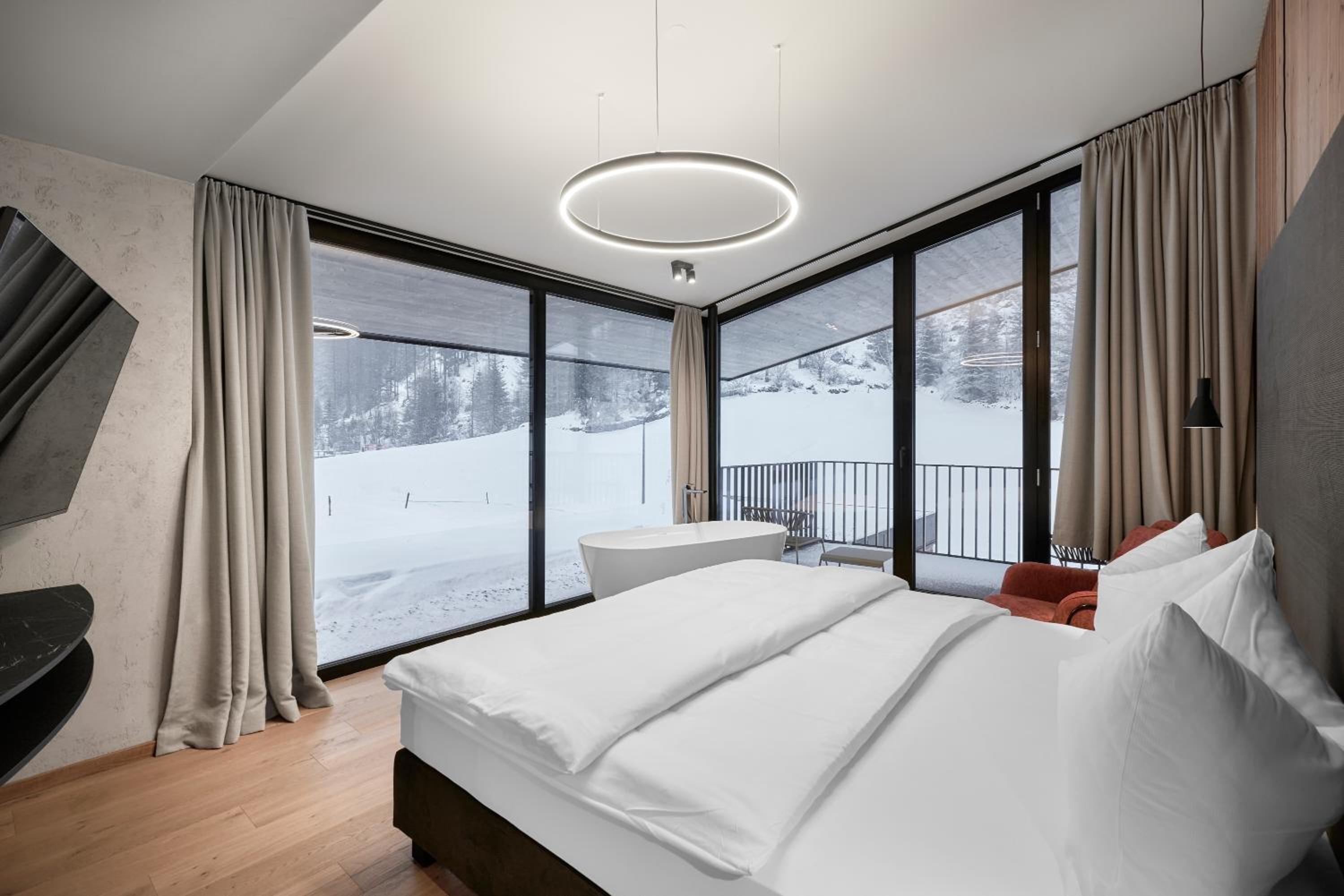 Chalet White Pearl by MYALPS