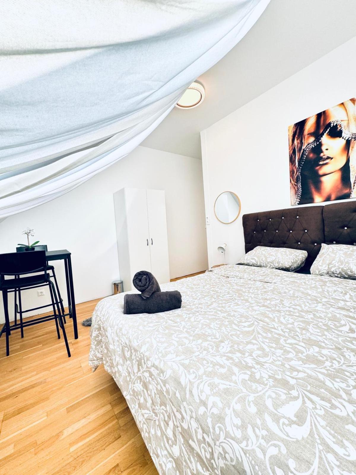 Comfy 4BR Apt- Nearby Schönbrunn
