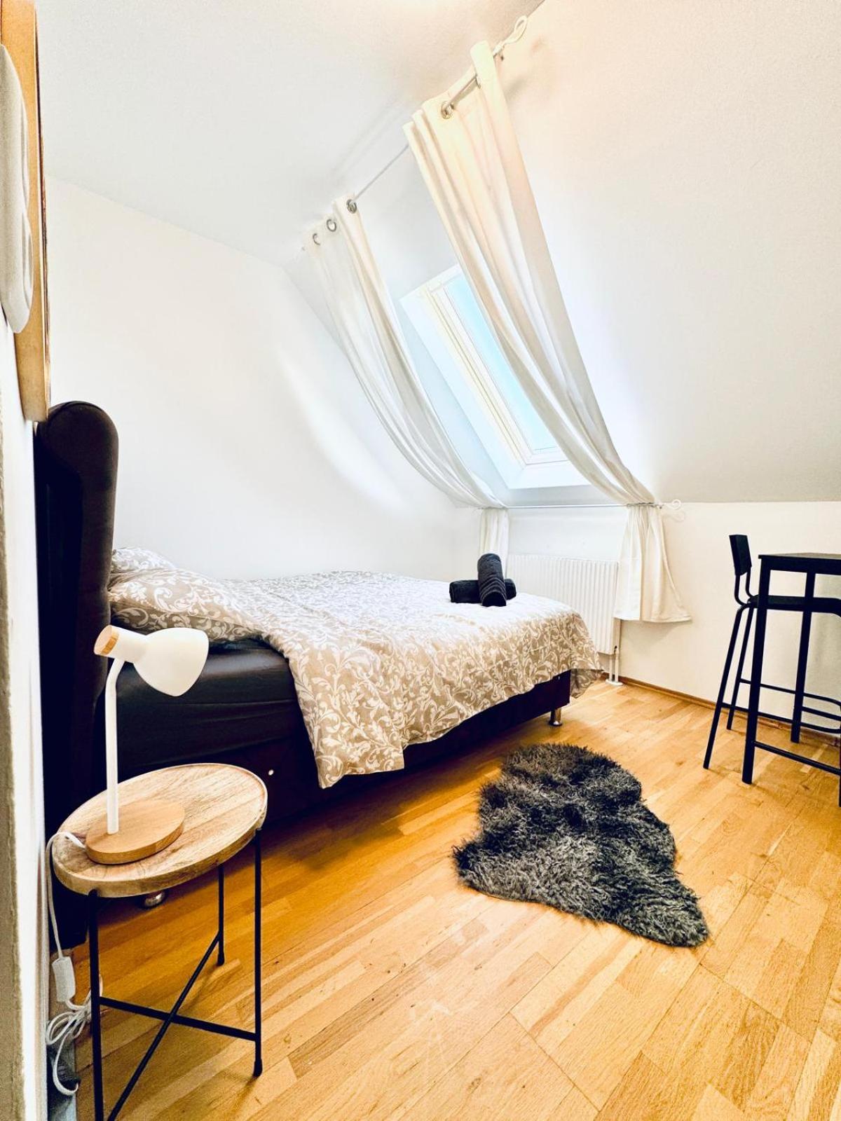 Comfy 4BR Apt- Nearby Schönbrunn