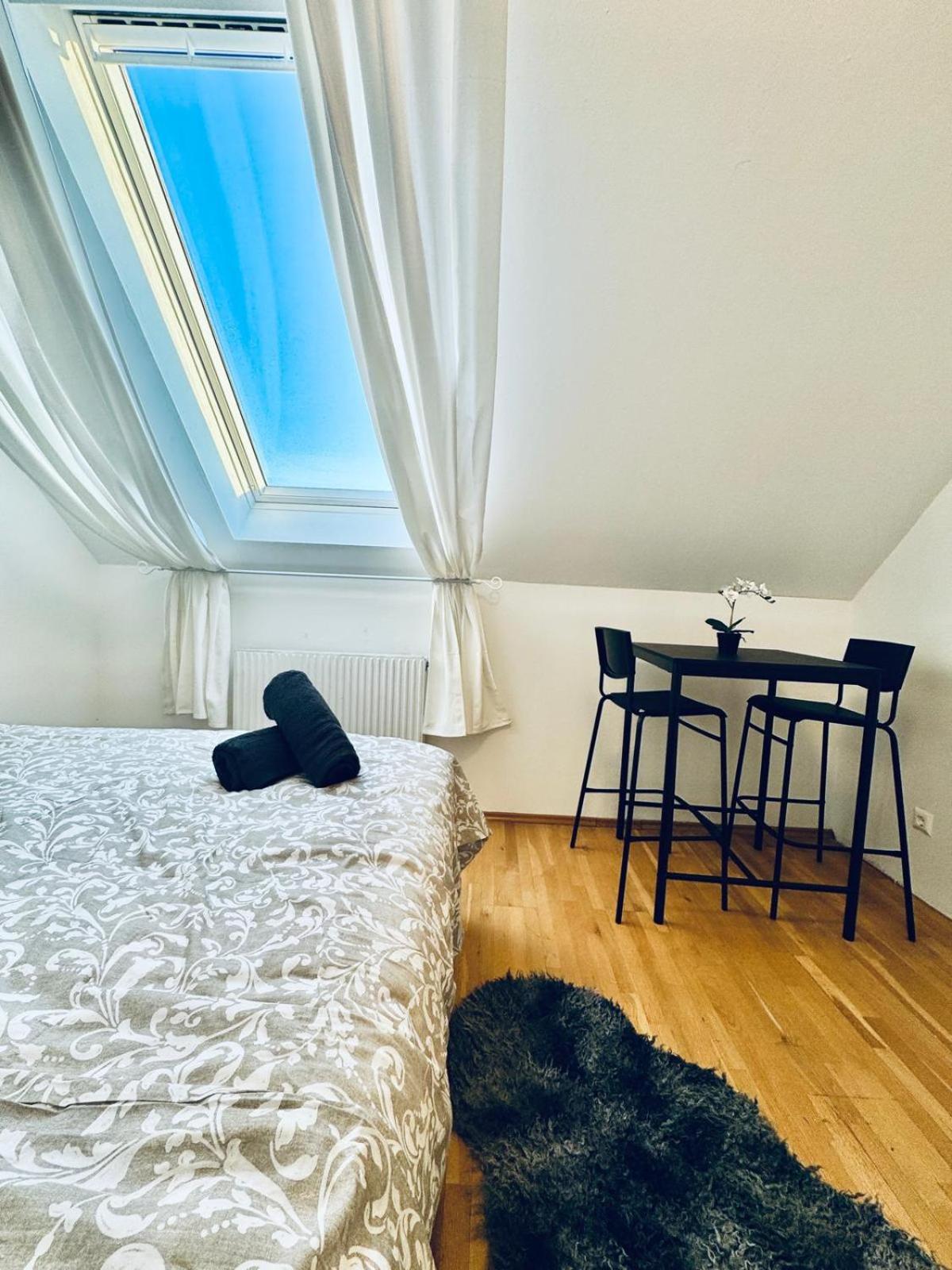 Comfy 4BR Apt- Nearby Schönbrunn