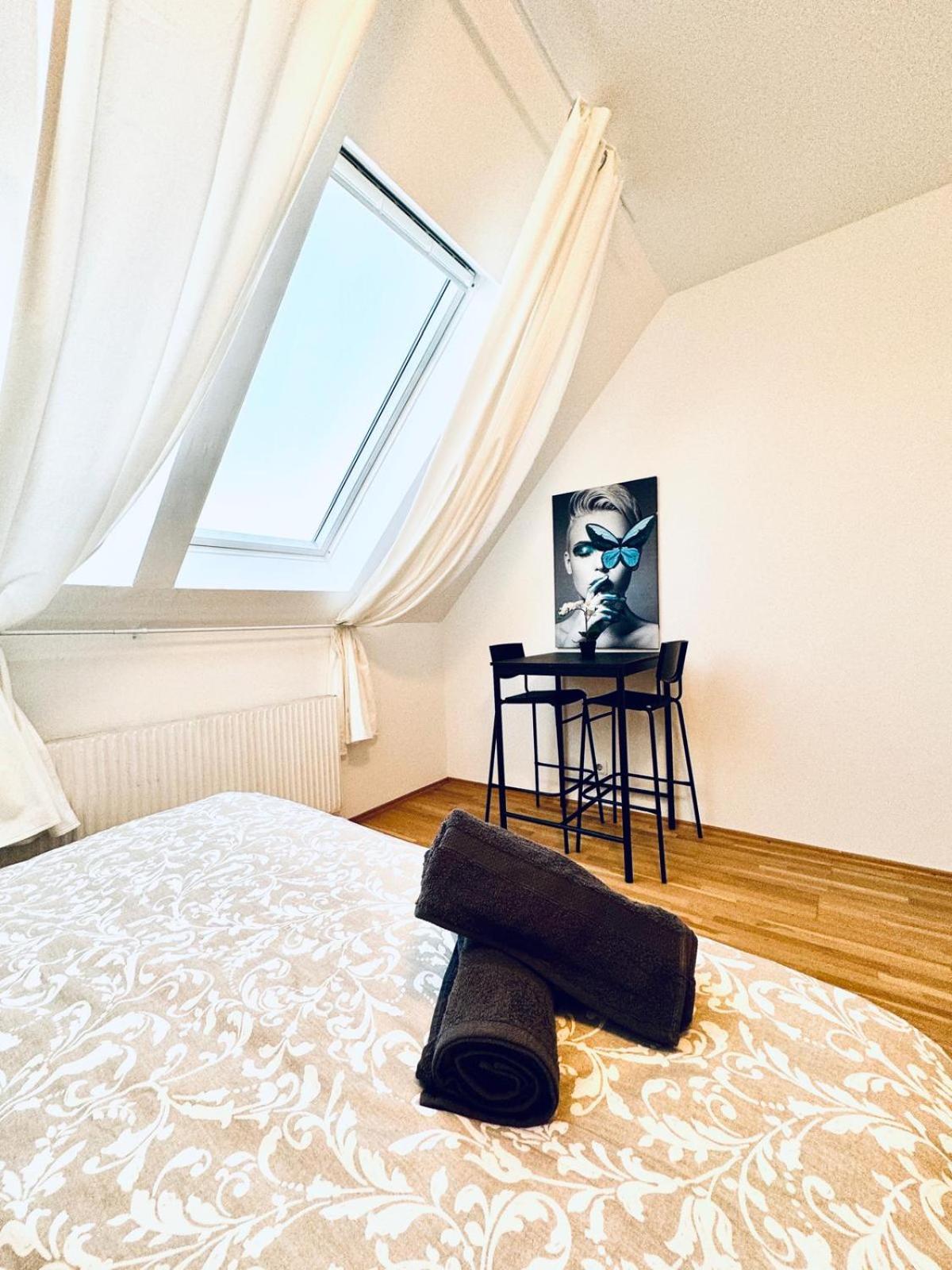 Comfy 4BR Apt- Nearby Schönbrunn