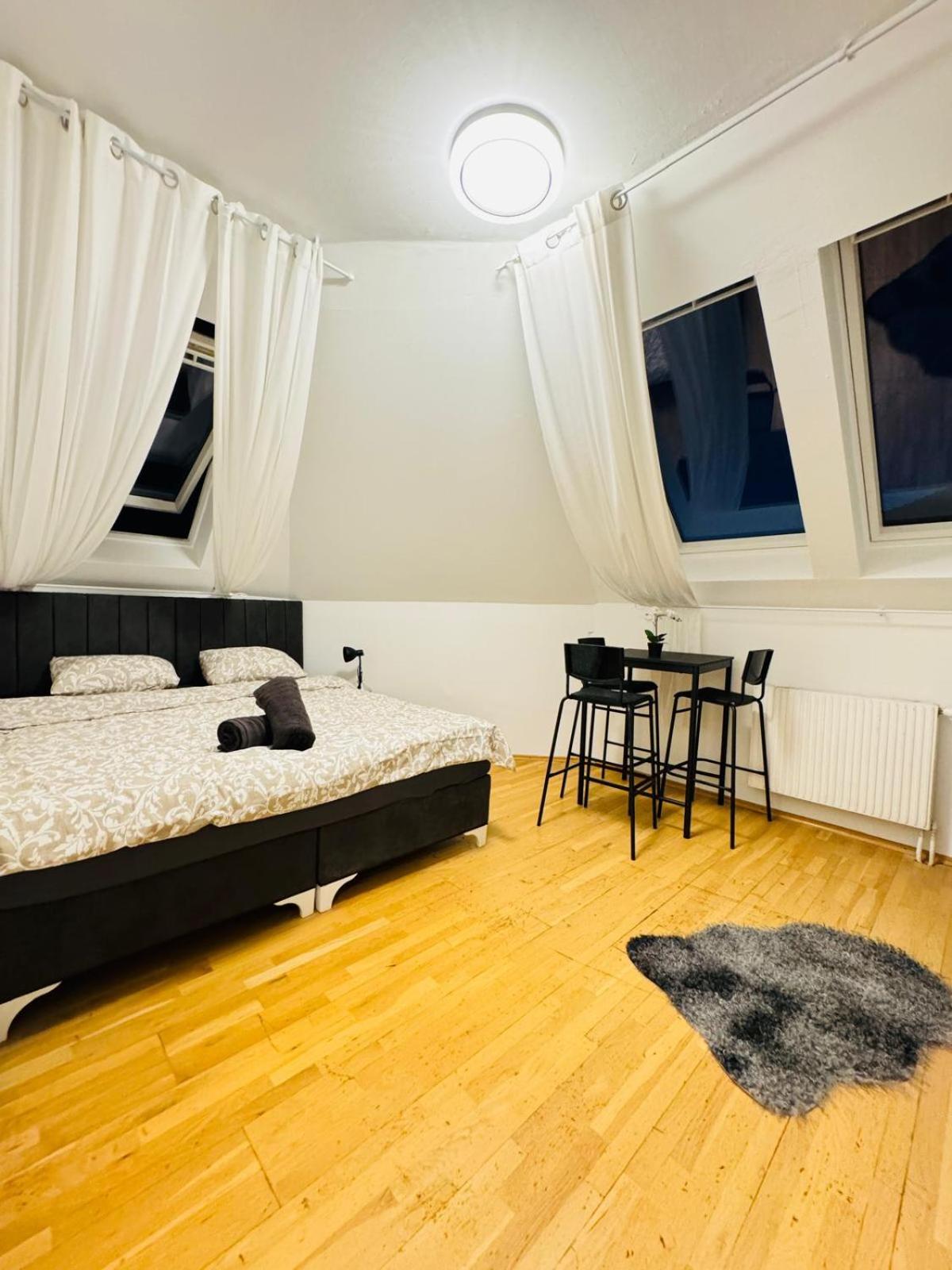 Comfy 4BR Apt- Nearby Schönbrunn