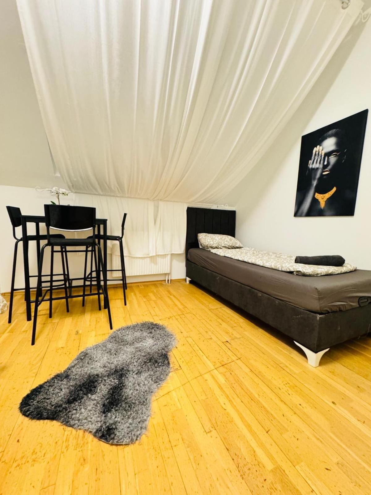 Comfy 4BR Apt- Nearby Schönbrunn