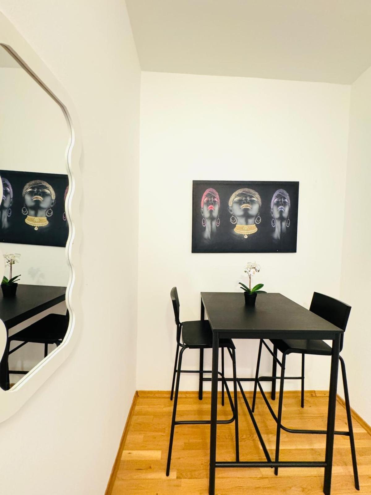 Comfy 4BR Apt- Nearby Schönbrunn