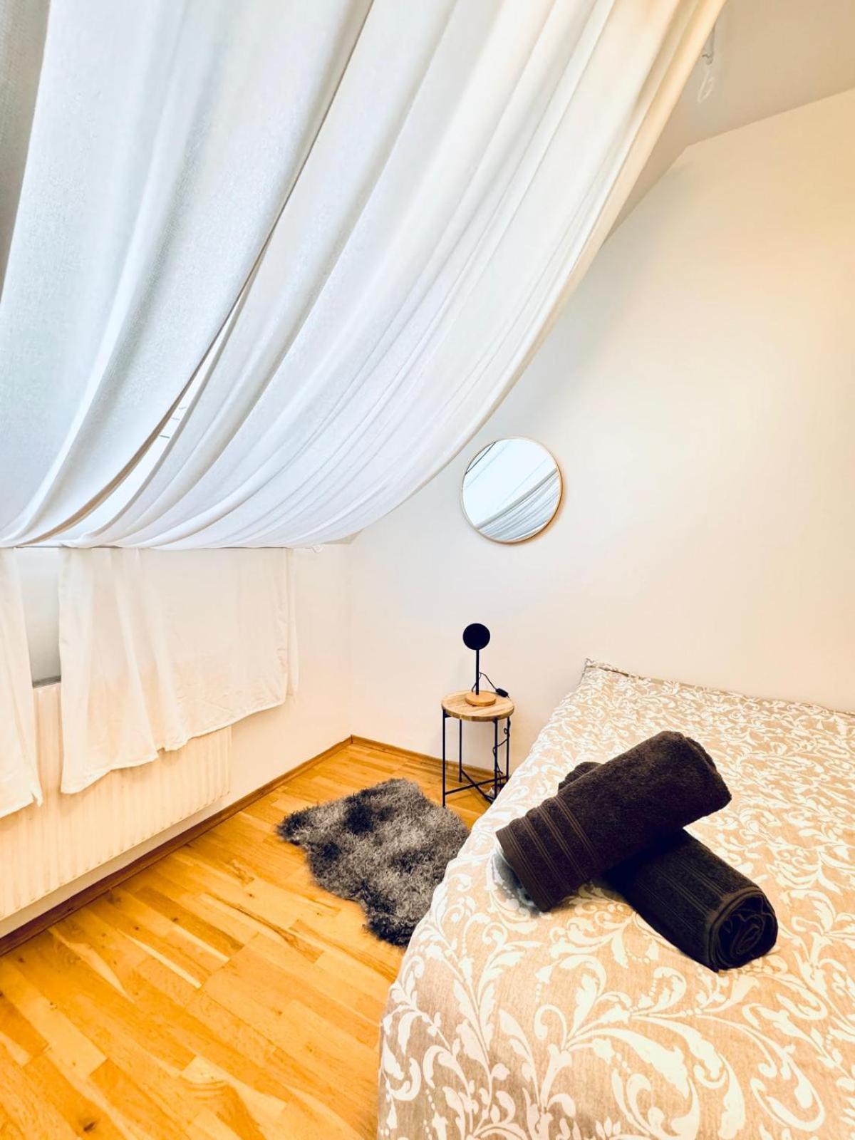 Comfy 4BR Apt- Nearby Schönbrunn