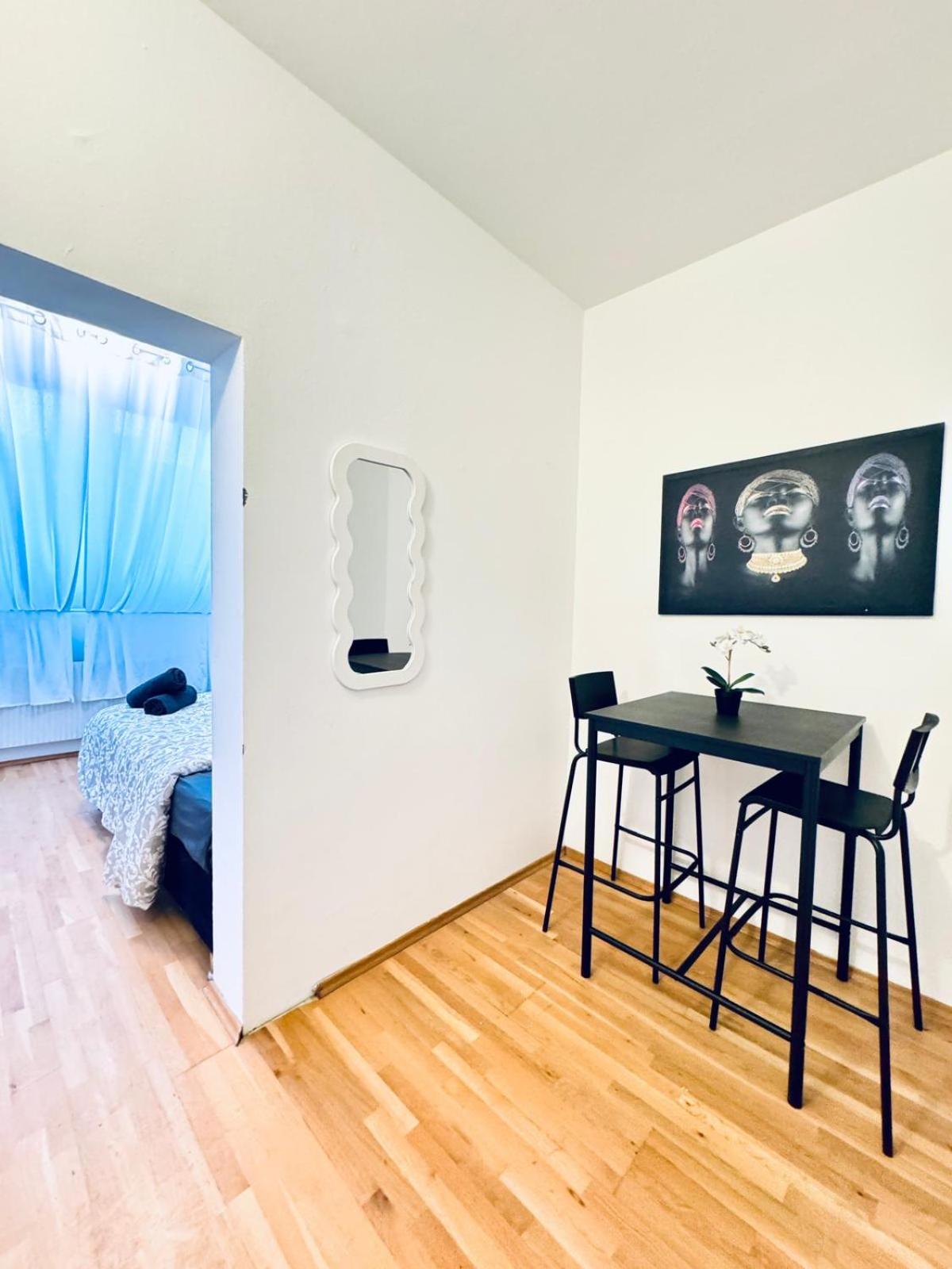 Comfy 4BR Apt- Nearby Schönbrunn