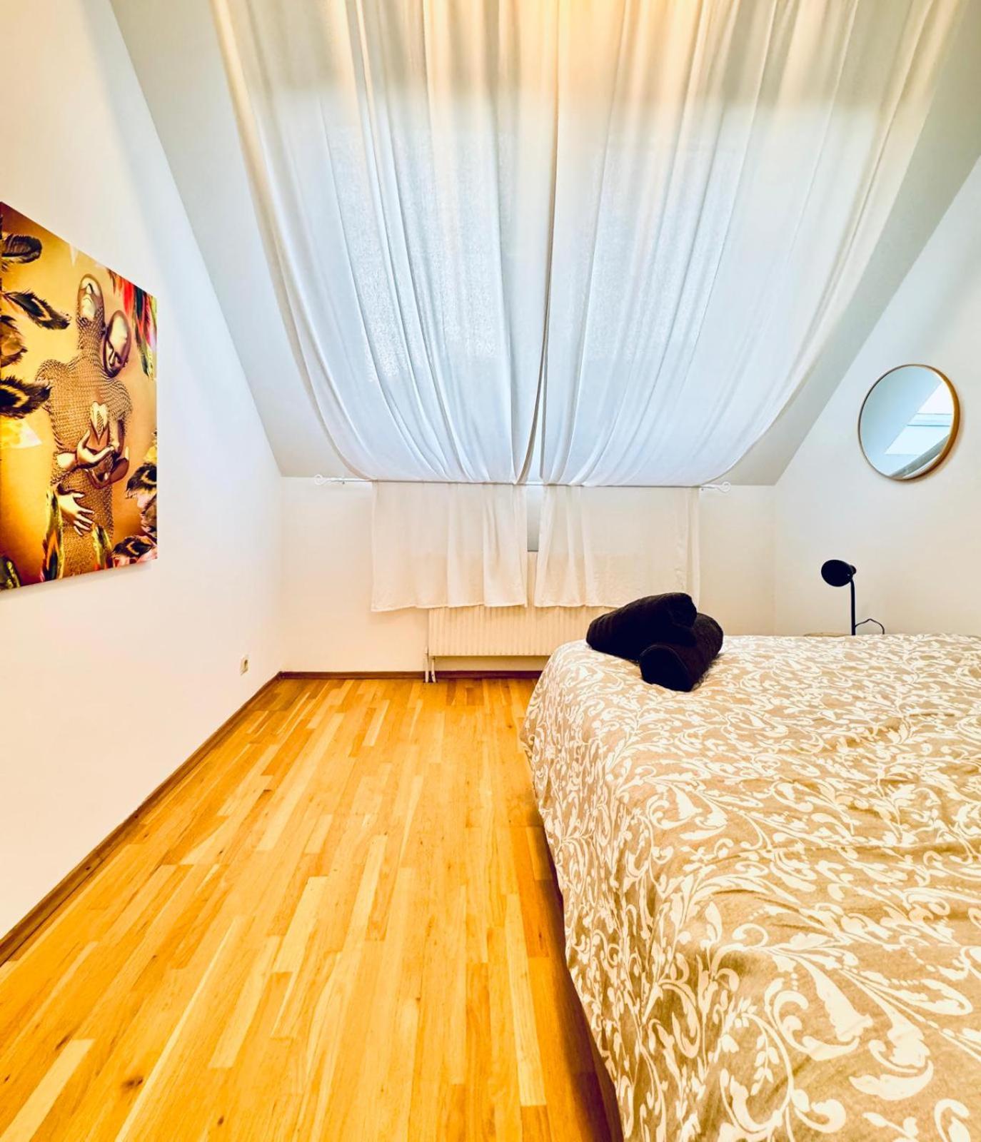Comfy 4BR Apt- Nearby Schönbrunn