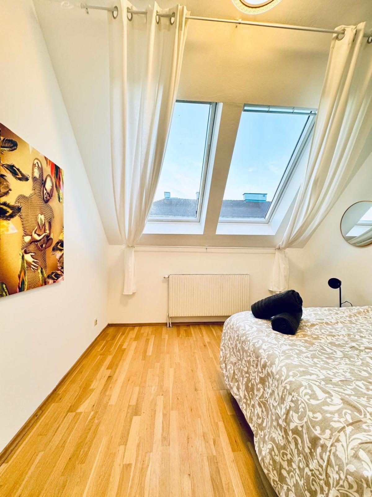 Comfy 4BR Apt- Nearby Schönbrunn