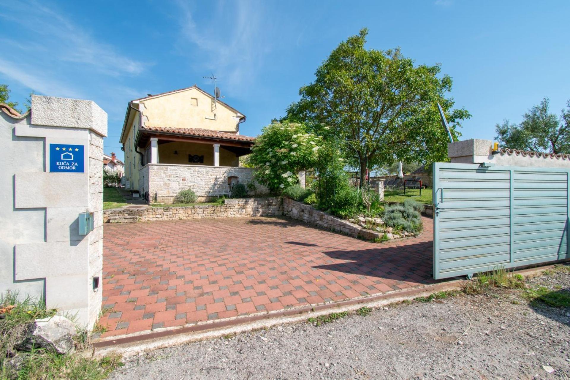 Villa Ive in Orbanići, Istrien by Istrabook
