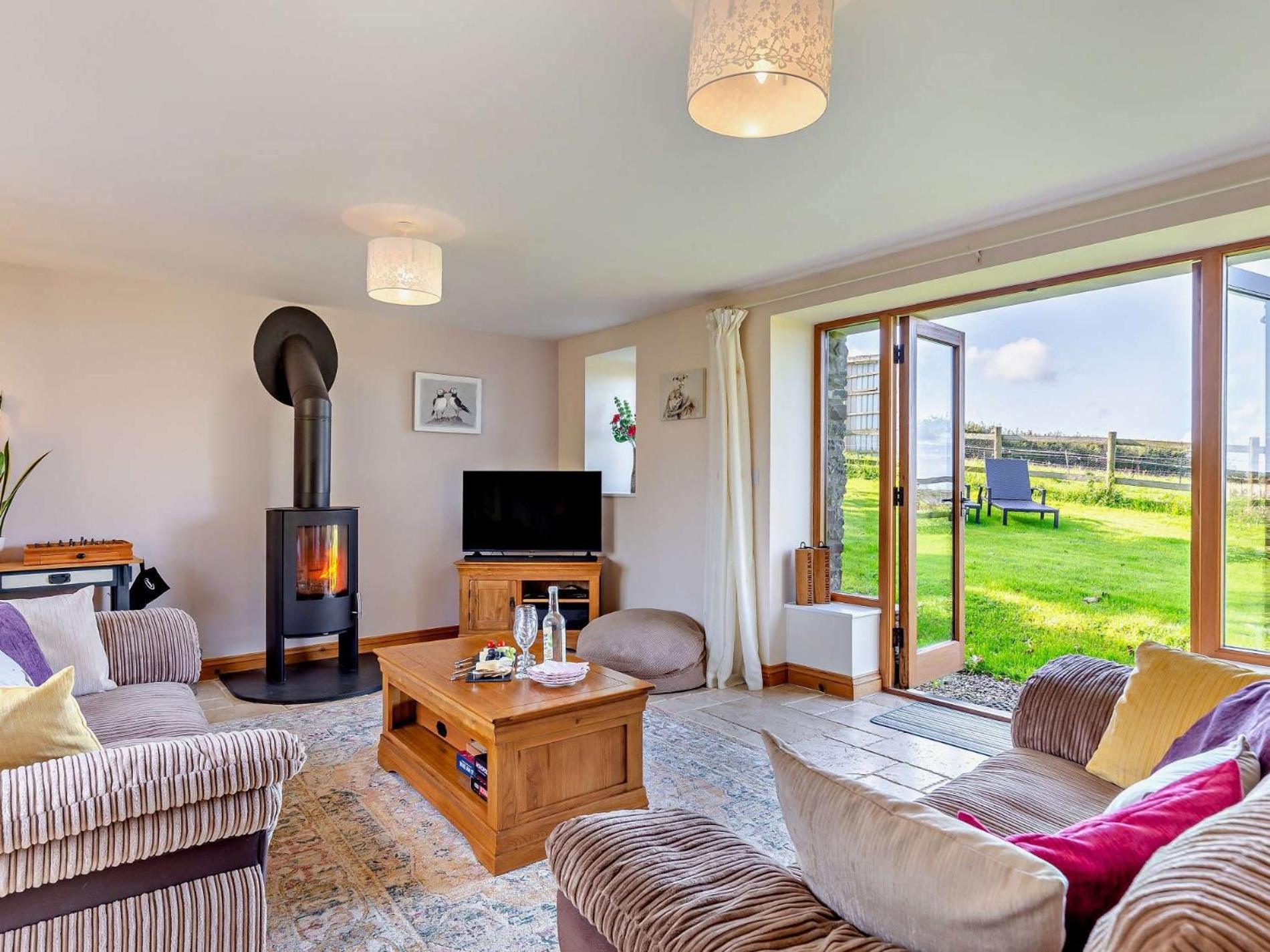 2 Bed in Bideford oc-hifob view 2