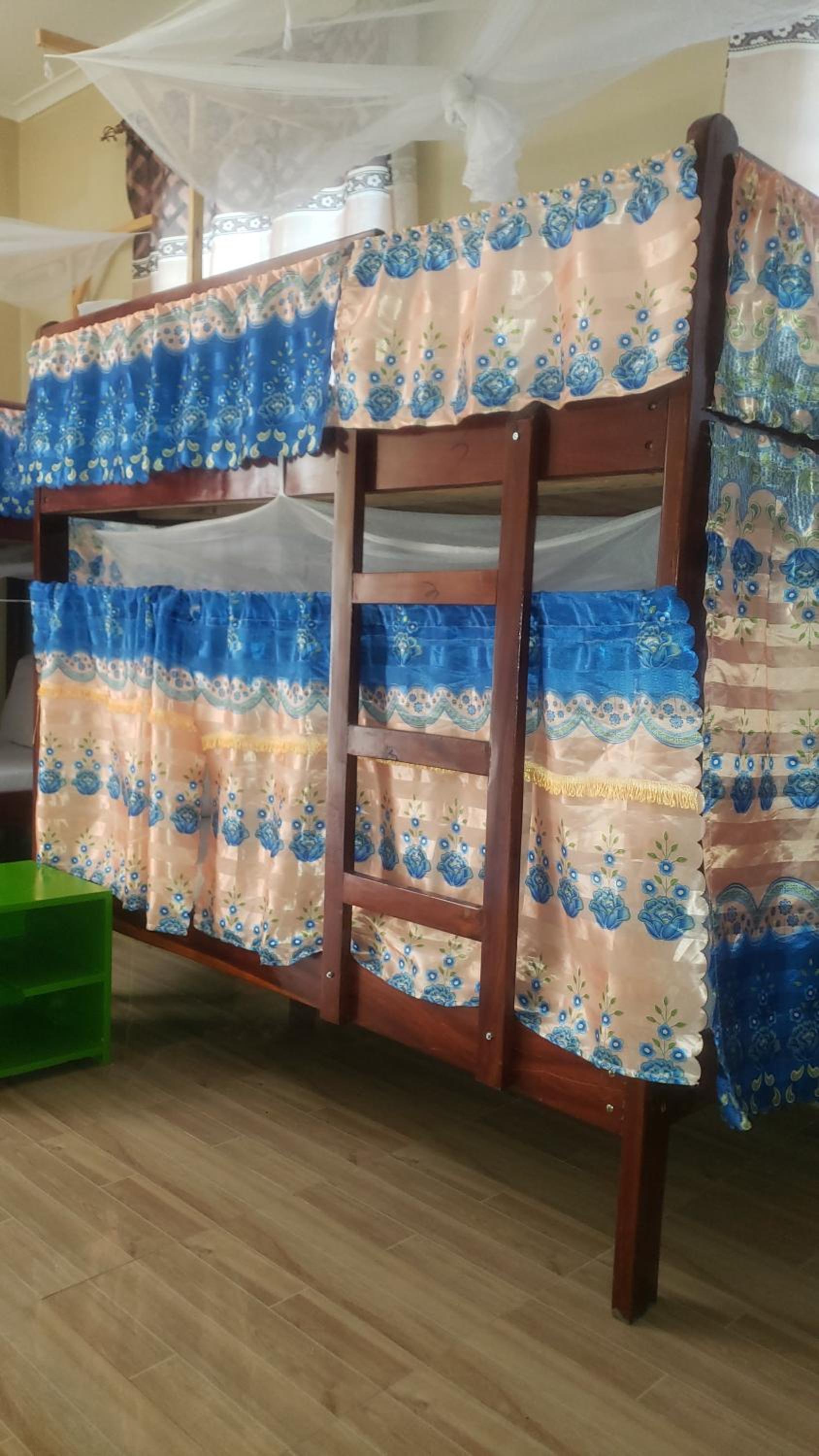 L&j modern backpackers BnB