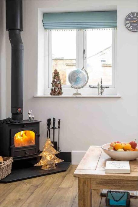 Little Gem Cottage Luxury cottage Bourton, dog friendly, parking, Gdn view 2
