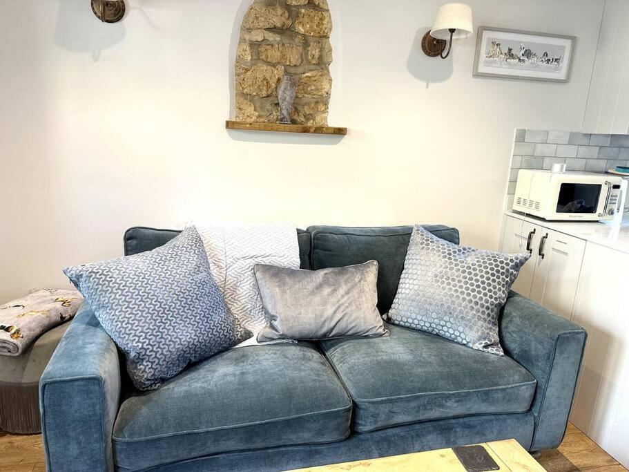 Little Gem Cottage Luxury cottage Bourton, dog friendly, parking, Gdn view 5