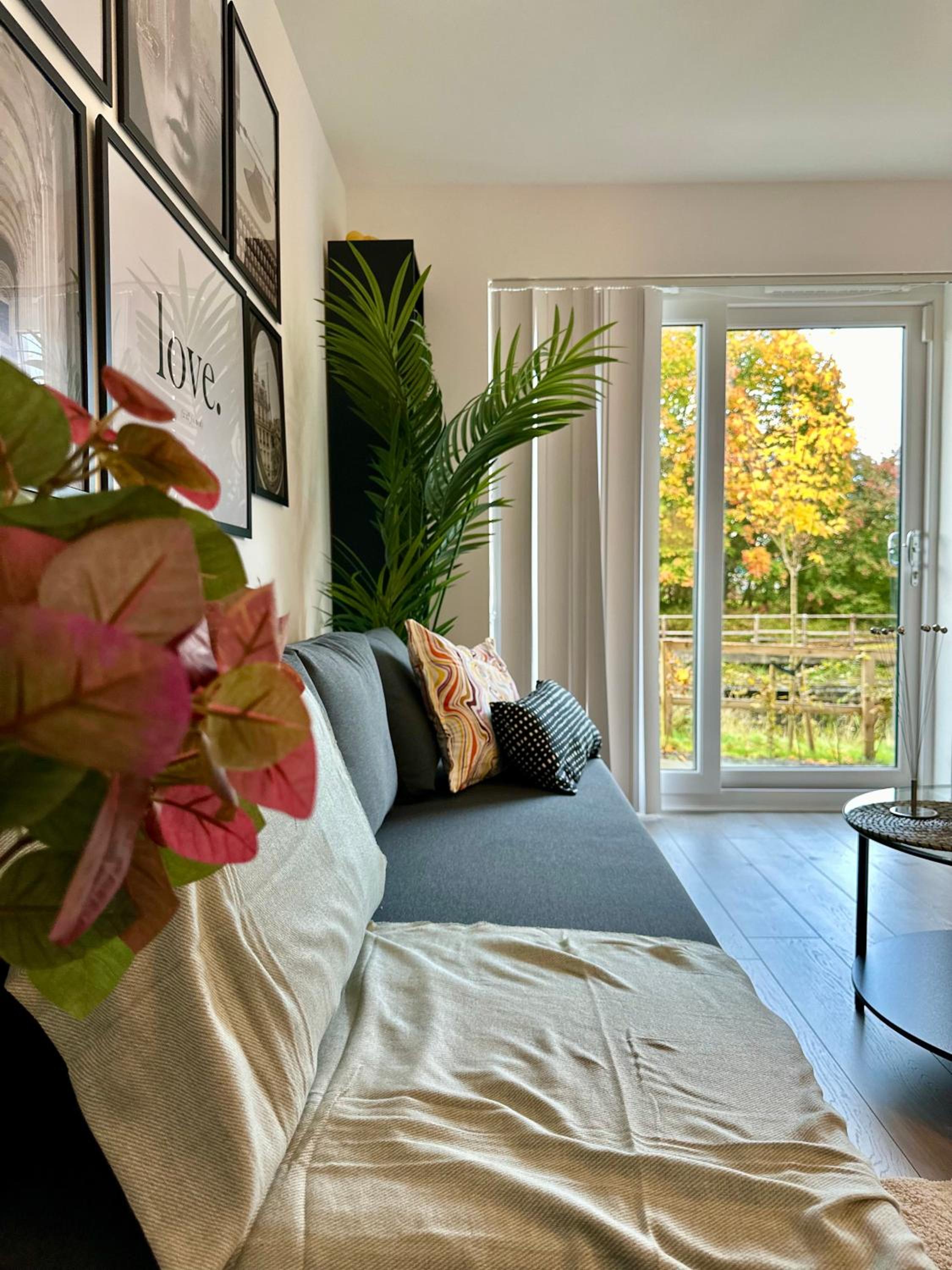 Newbuild Riverview 3BDR House near Glasgow view 3