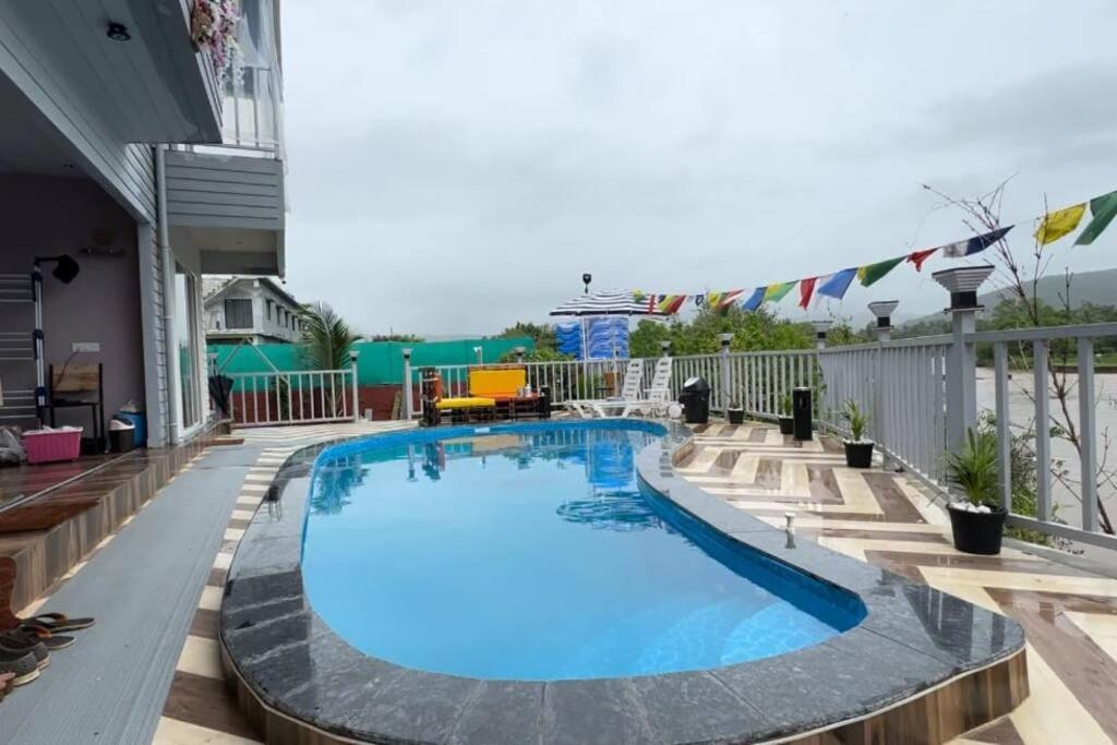 Stay Leisurely The Wavesong 4BHK, Alibaug view 4