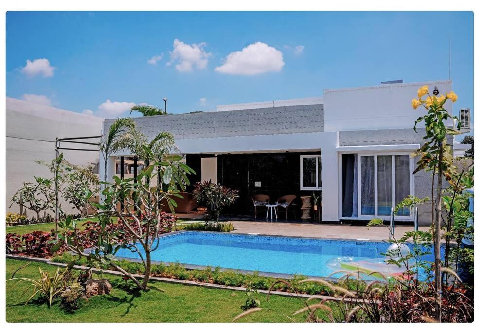 Viro Villa