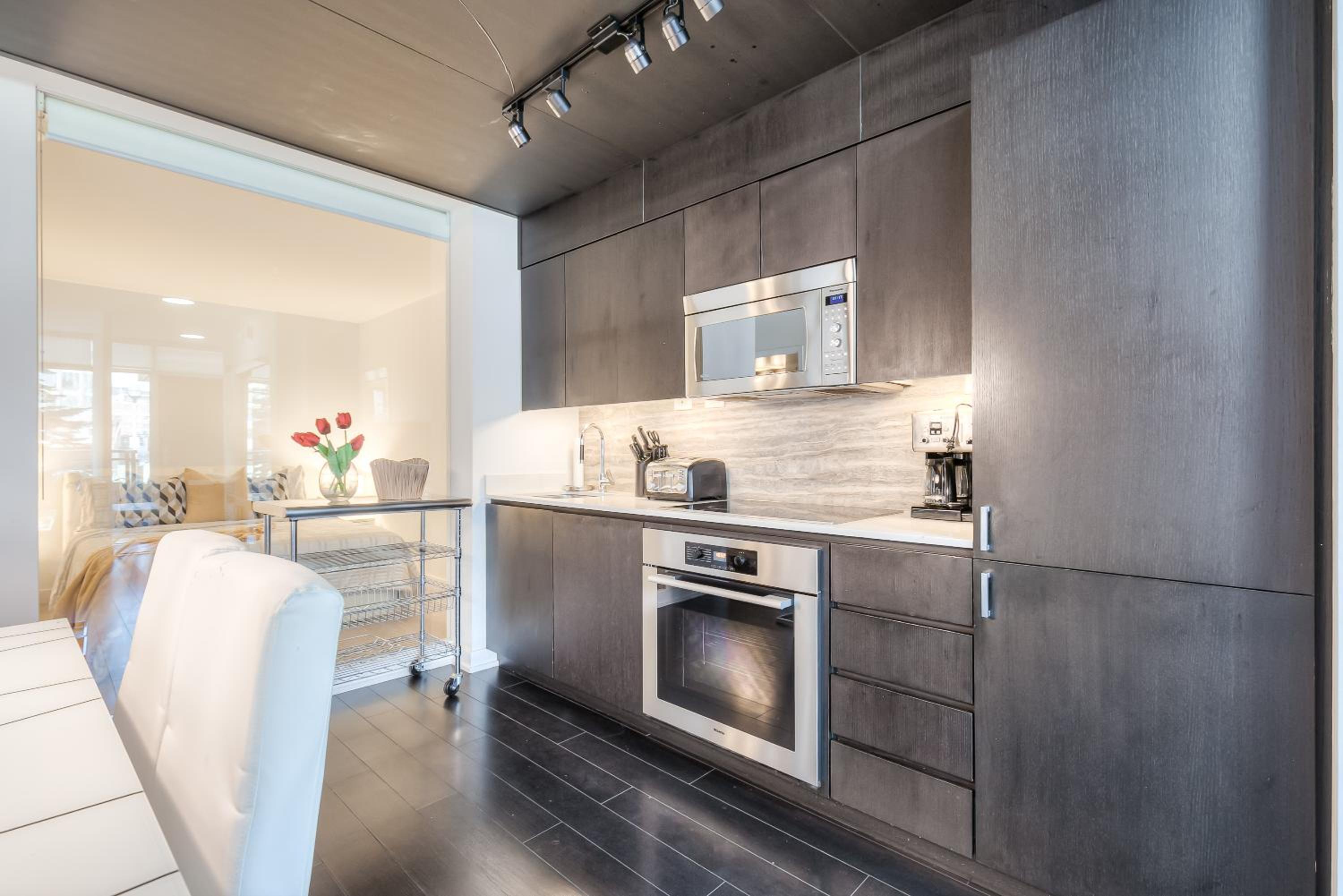 4BR Townhouse Premium double story loft Townhouse