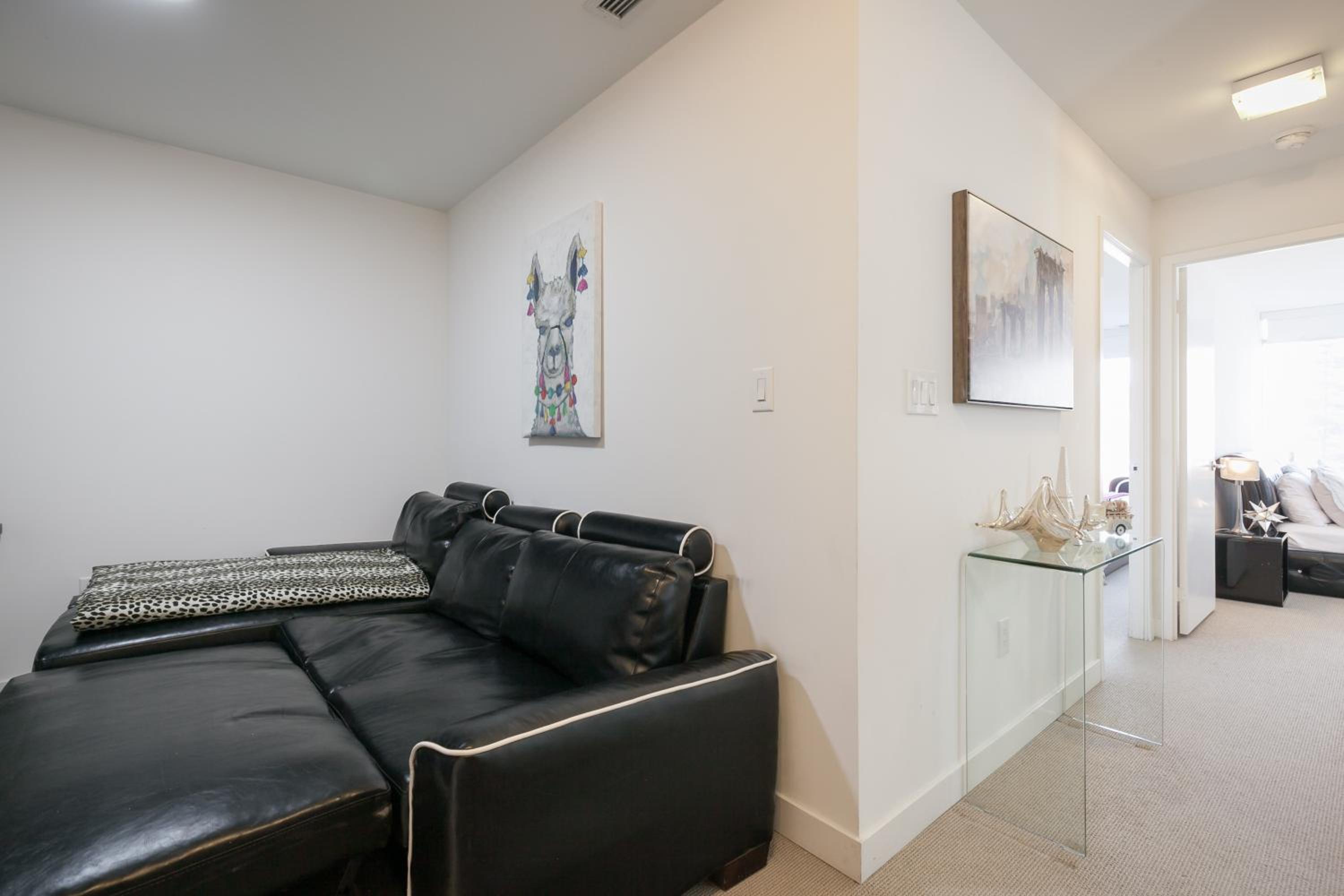 4BR Townhouse Premium double story loft Townhouse