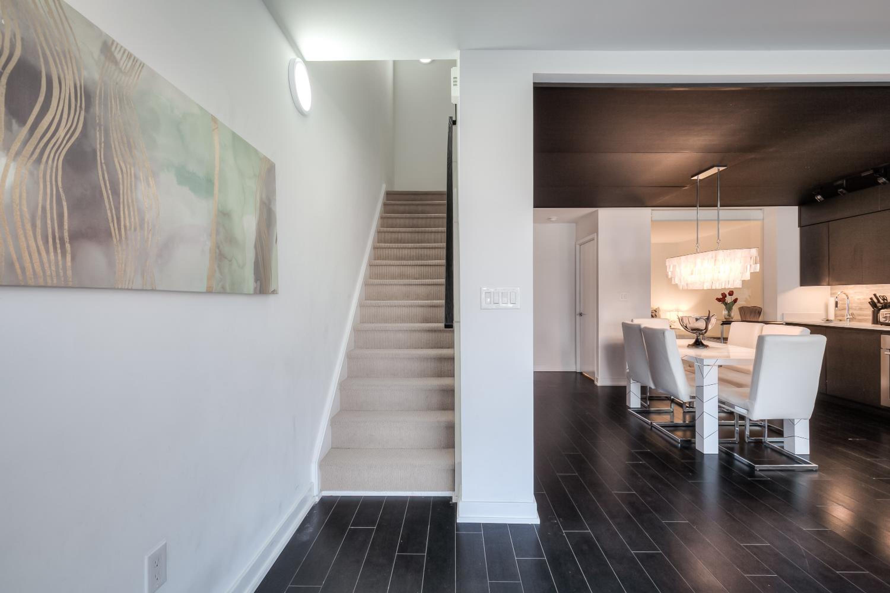 4BR Townhouse Premium double story loft Townhouse