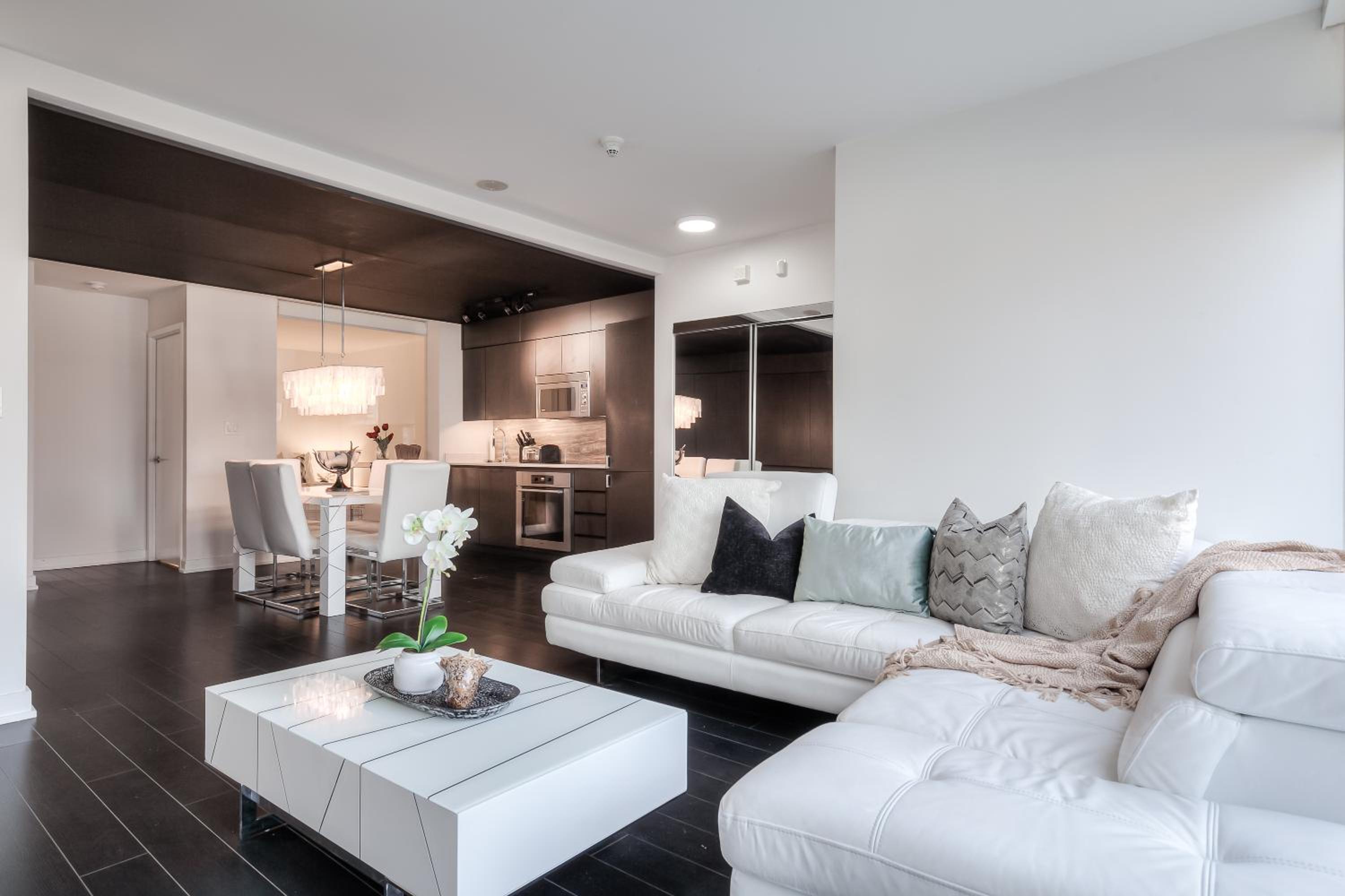 4BR Townhouse Premium double story loft Townhouse
