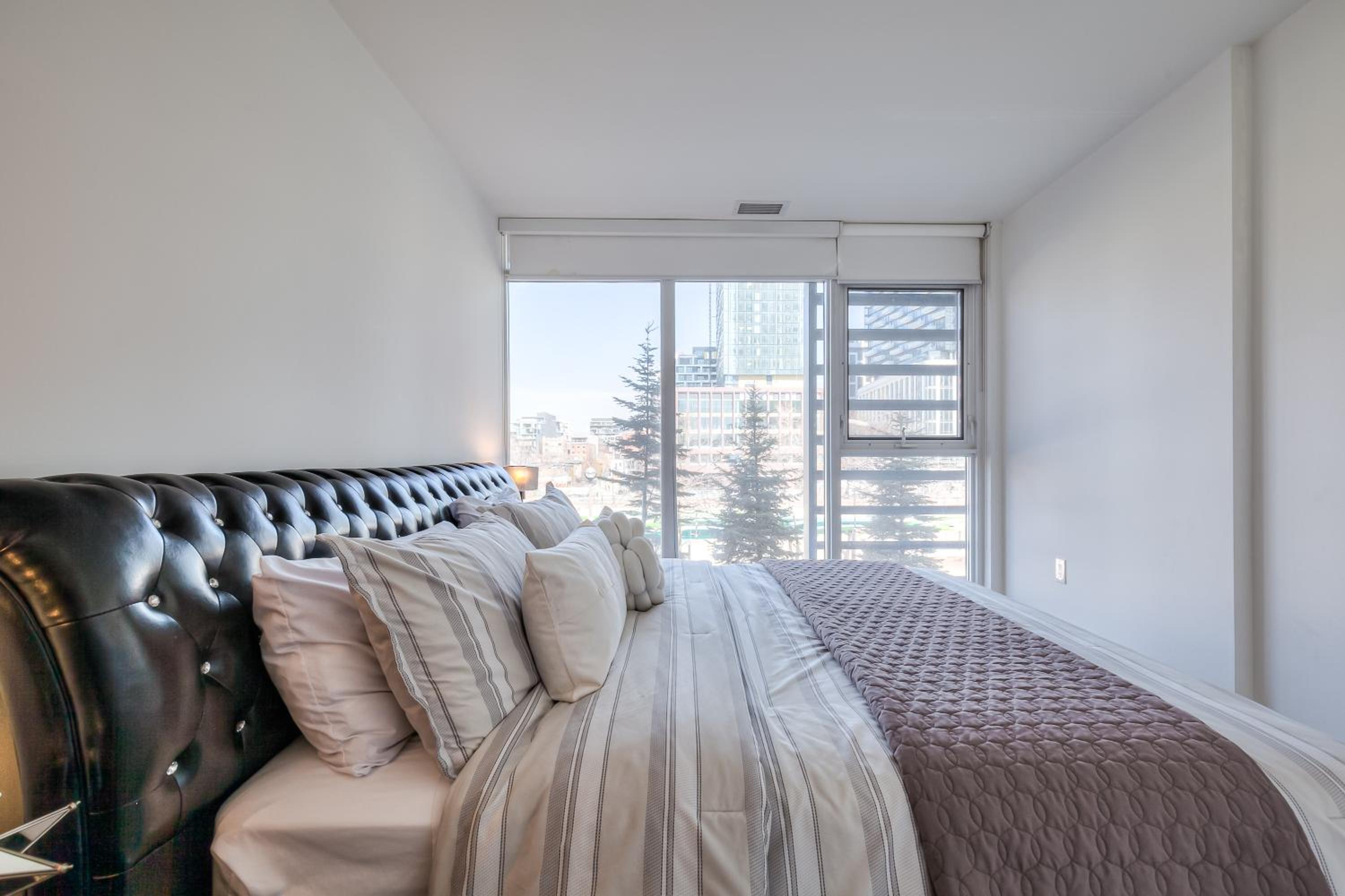 4BR Townhouse Premium double story loft Townhouse