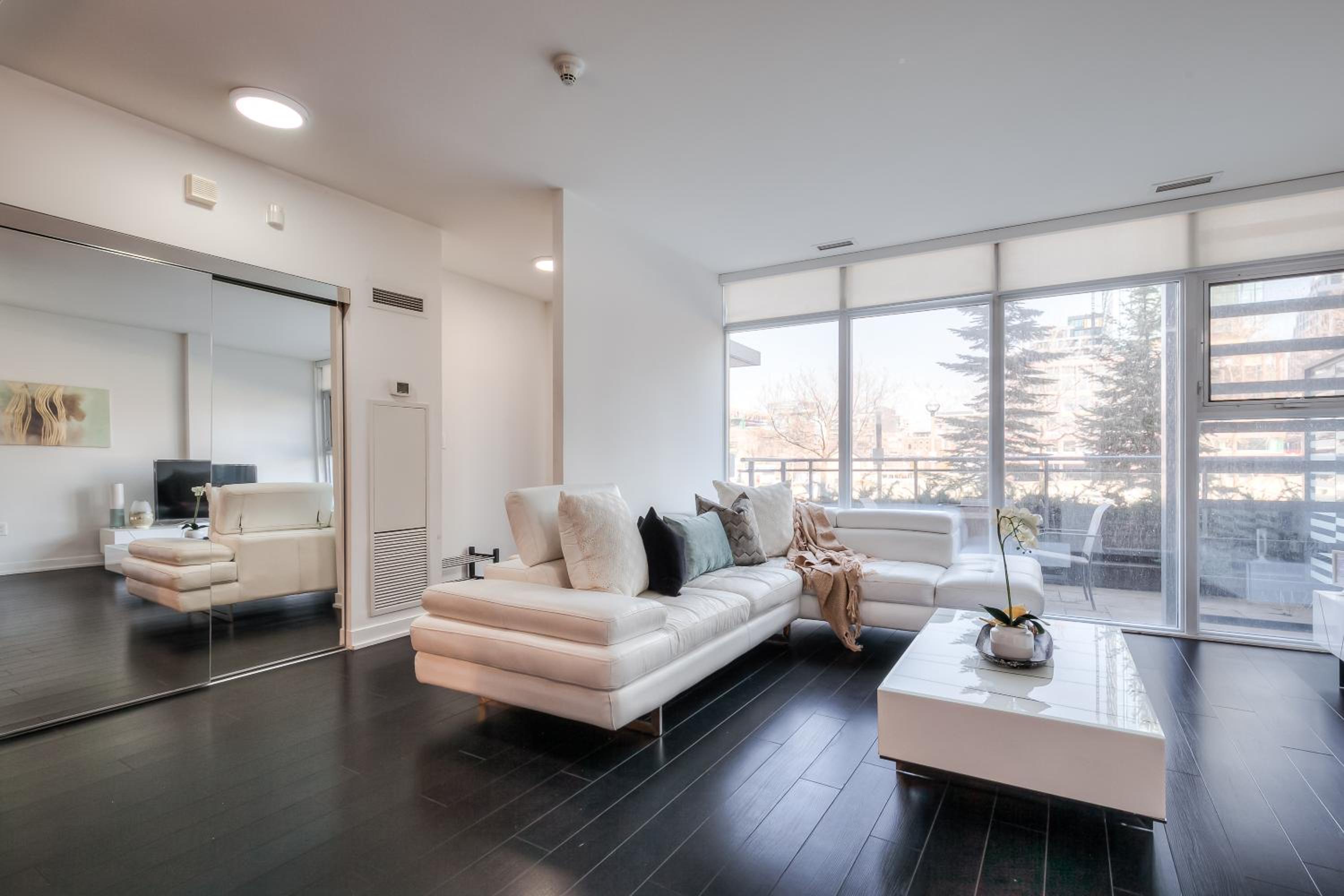 4BR Townhouse Premium double story loft Townhouse