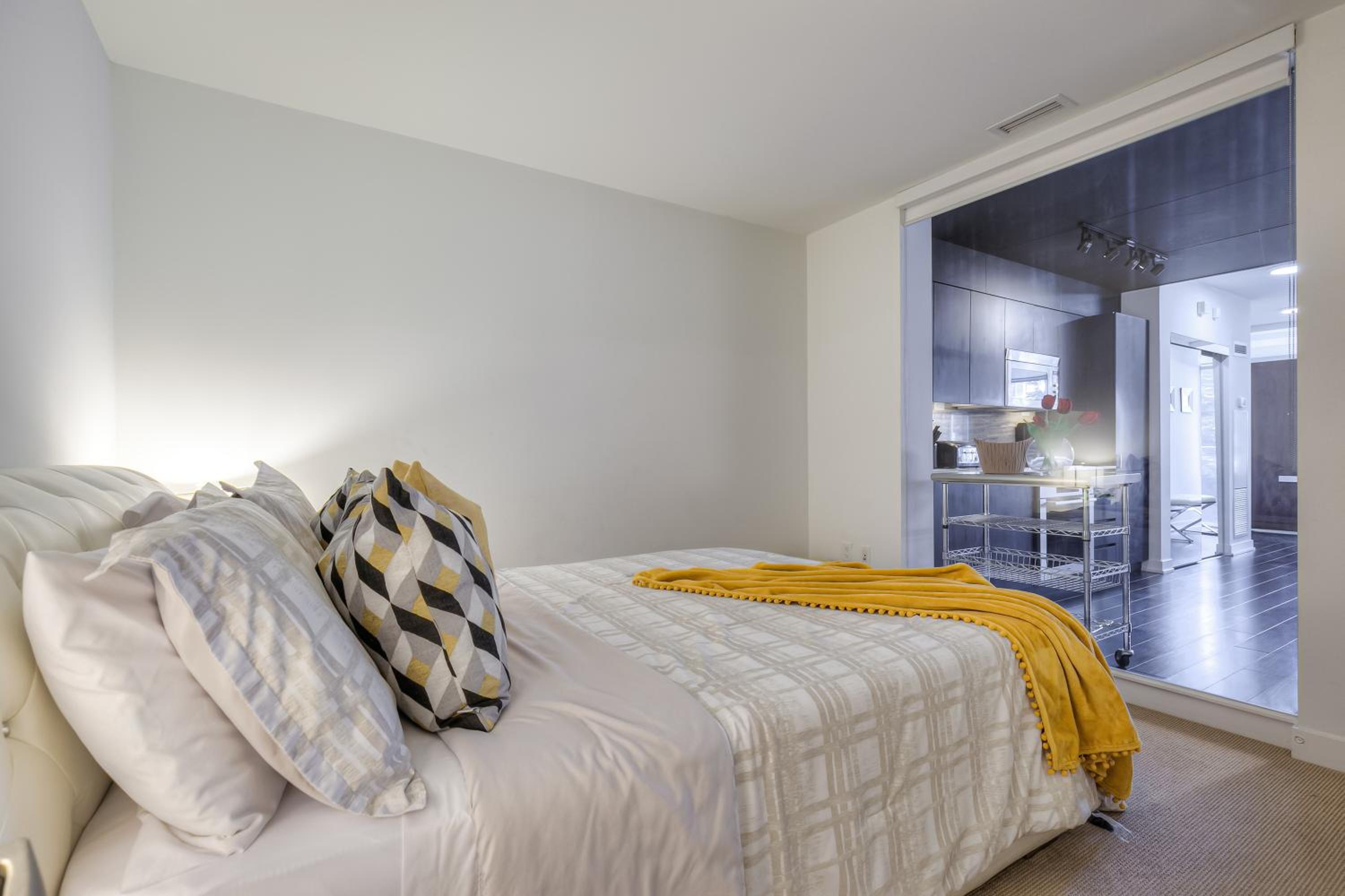 4BR Townhouse Premium double story loft Townhouse