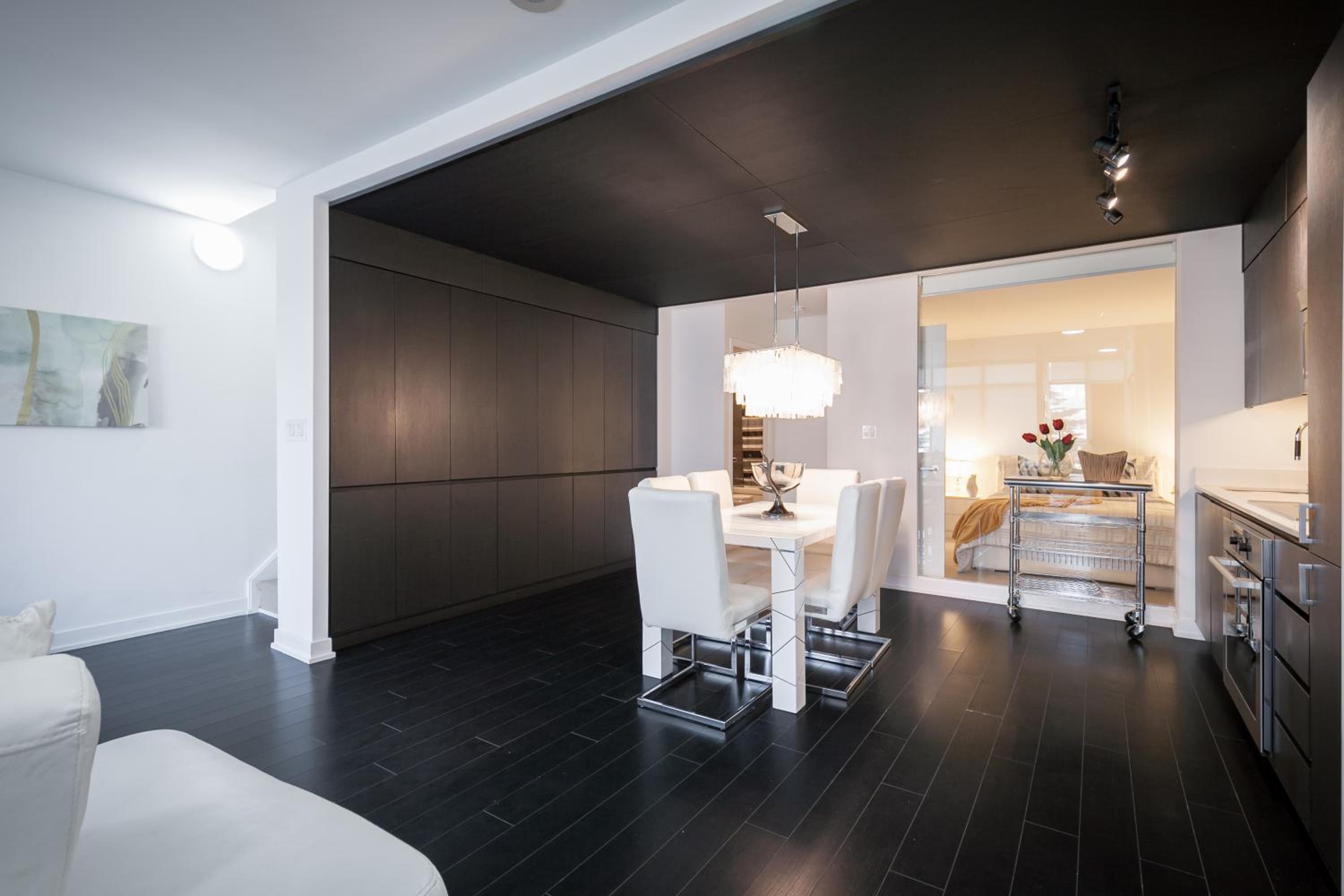 4BR Townhouse Premium double story loft Townhouse