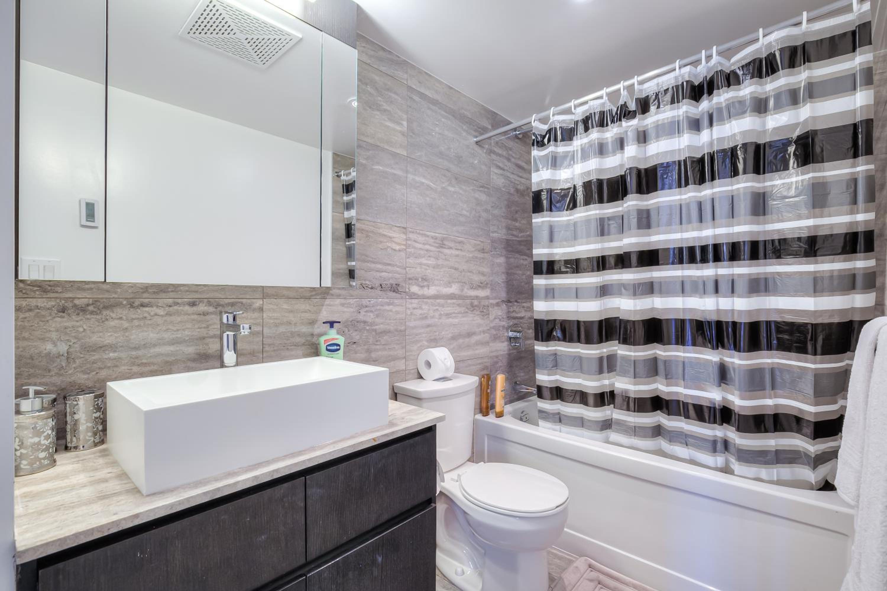 4BR Townhouse Premium double story loft Townhouse
