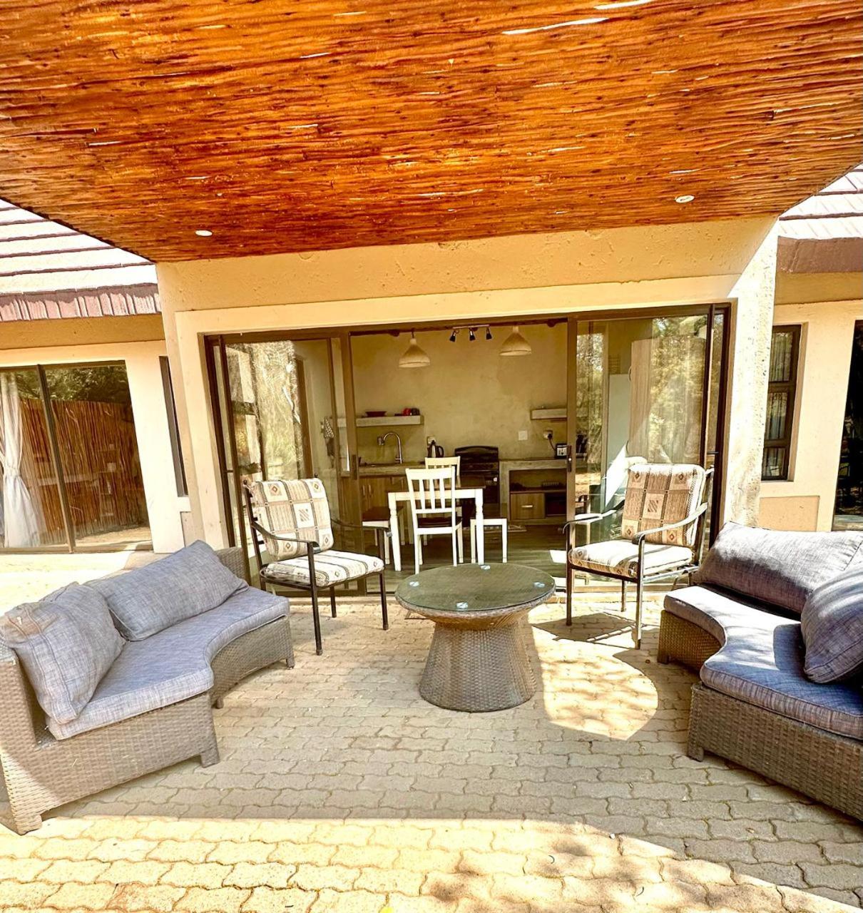 Mabalingwe Nature Reserve - Elephant Lodge - Tjaila