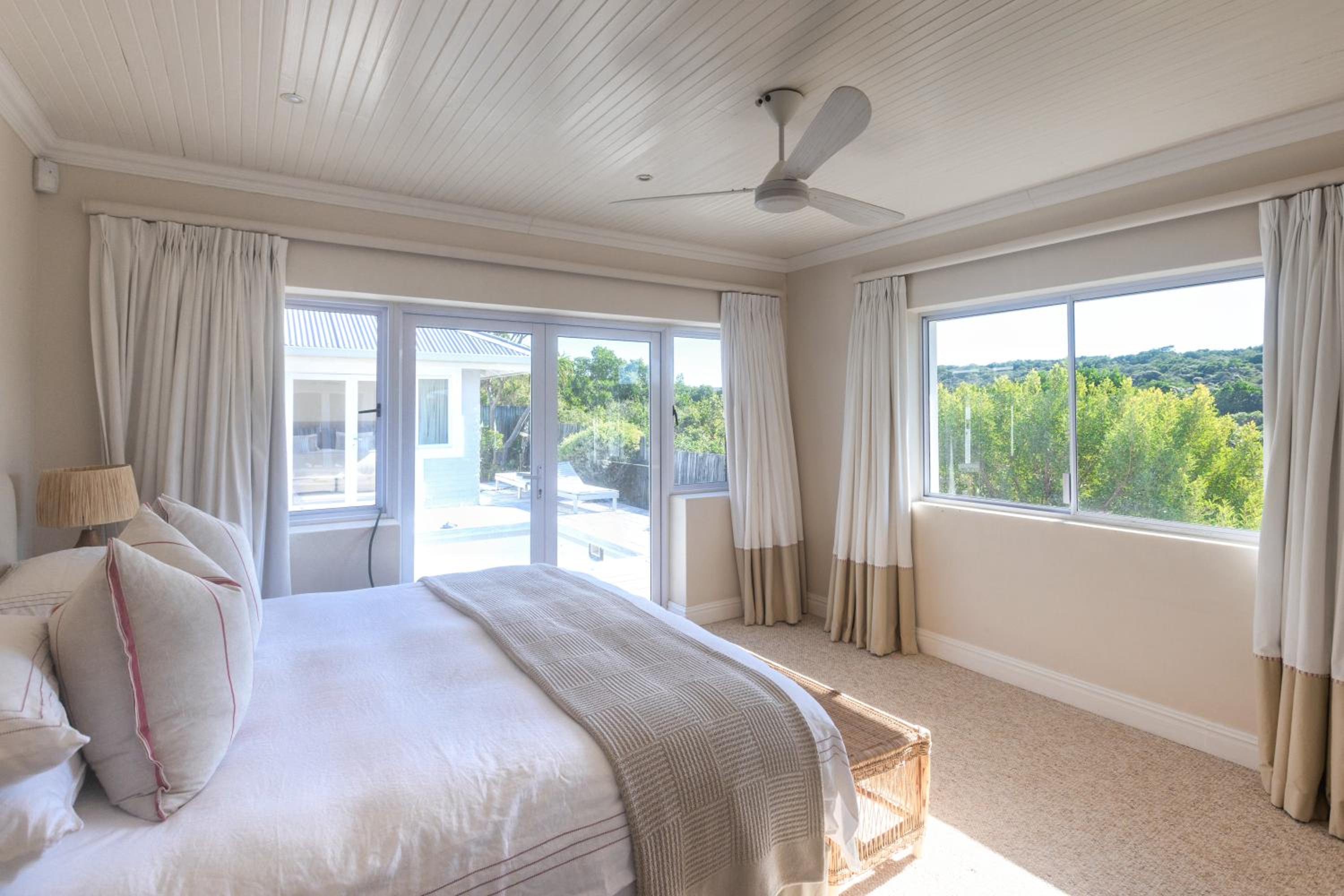 Classy Accommodation with Great Views view 4