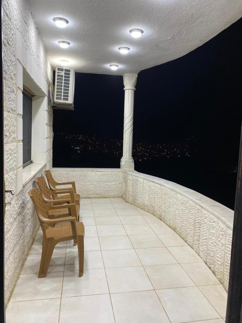 Jerash Gate, photo 12