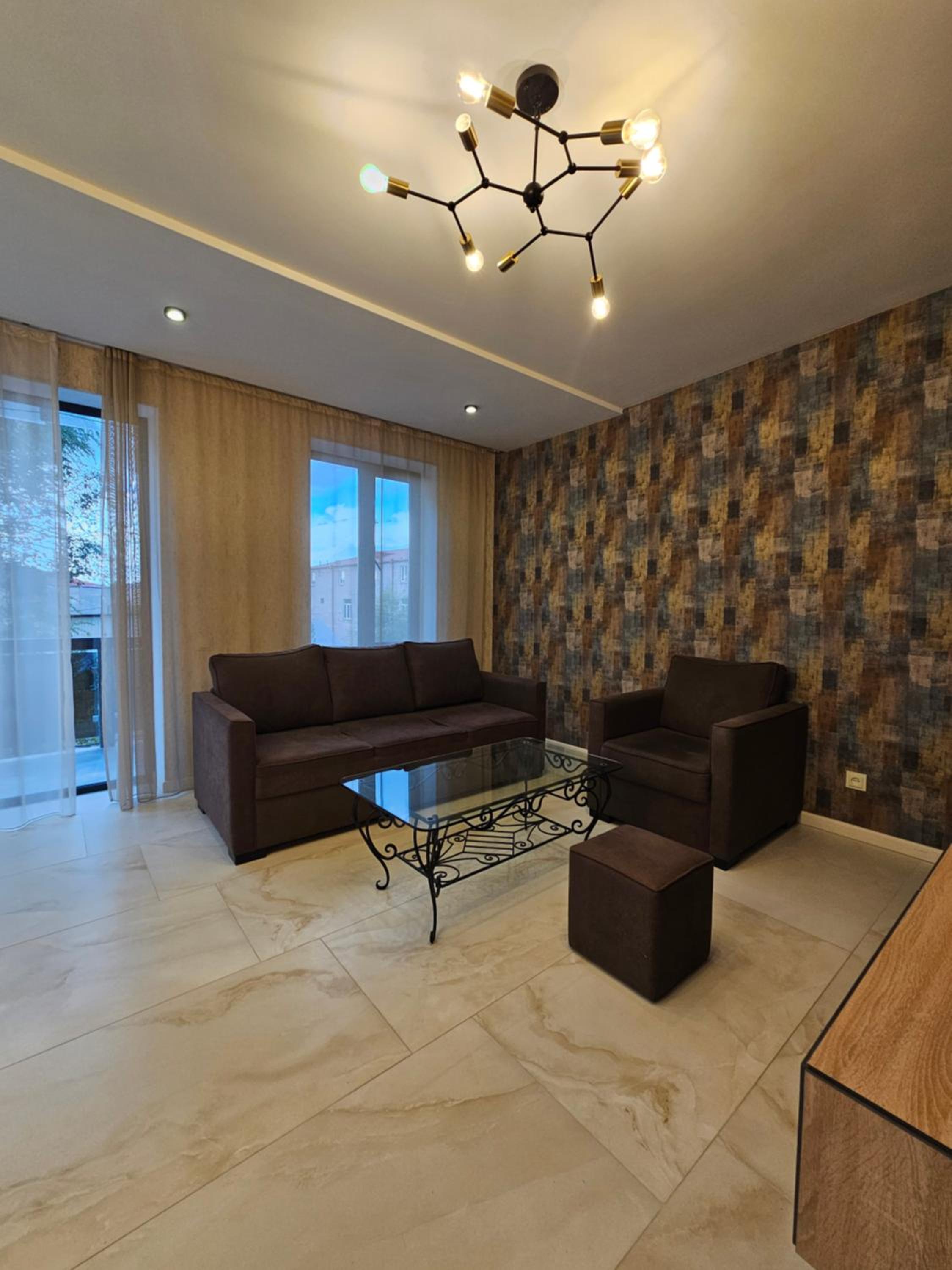 Victory Avenue 42a Apartment