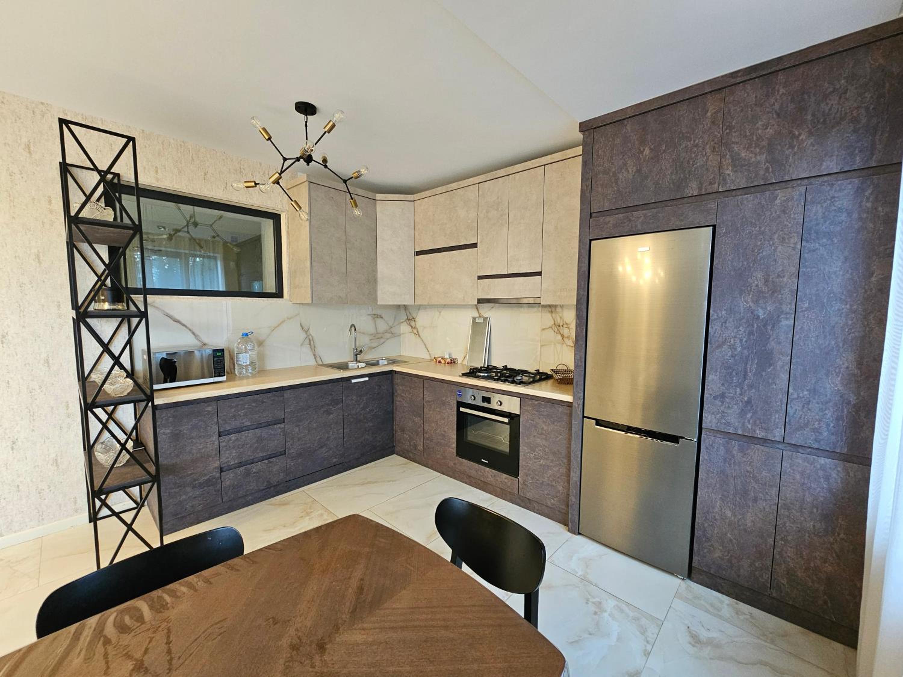 Victory Avenue 42a Apartment