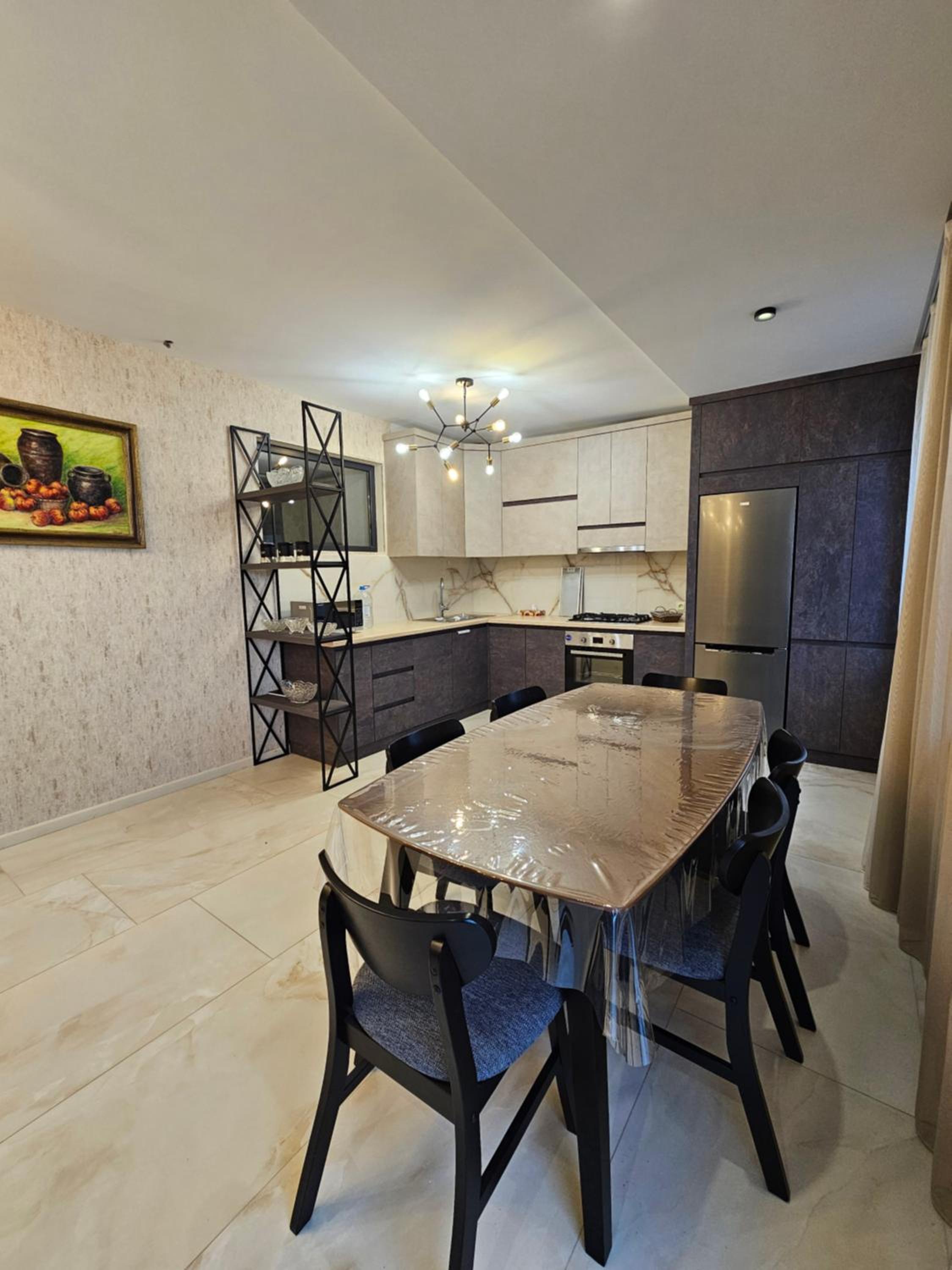 Victory Avenue 42a Apartment