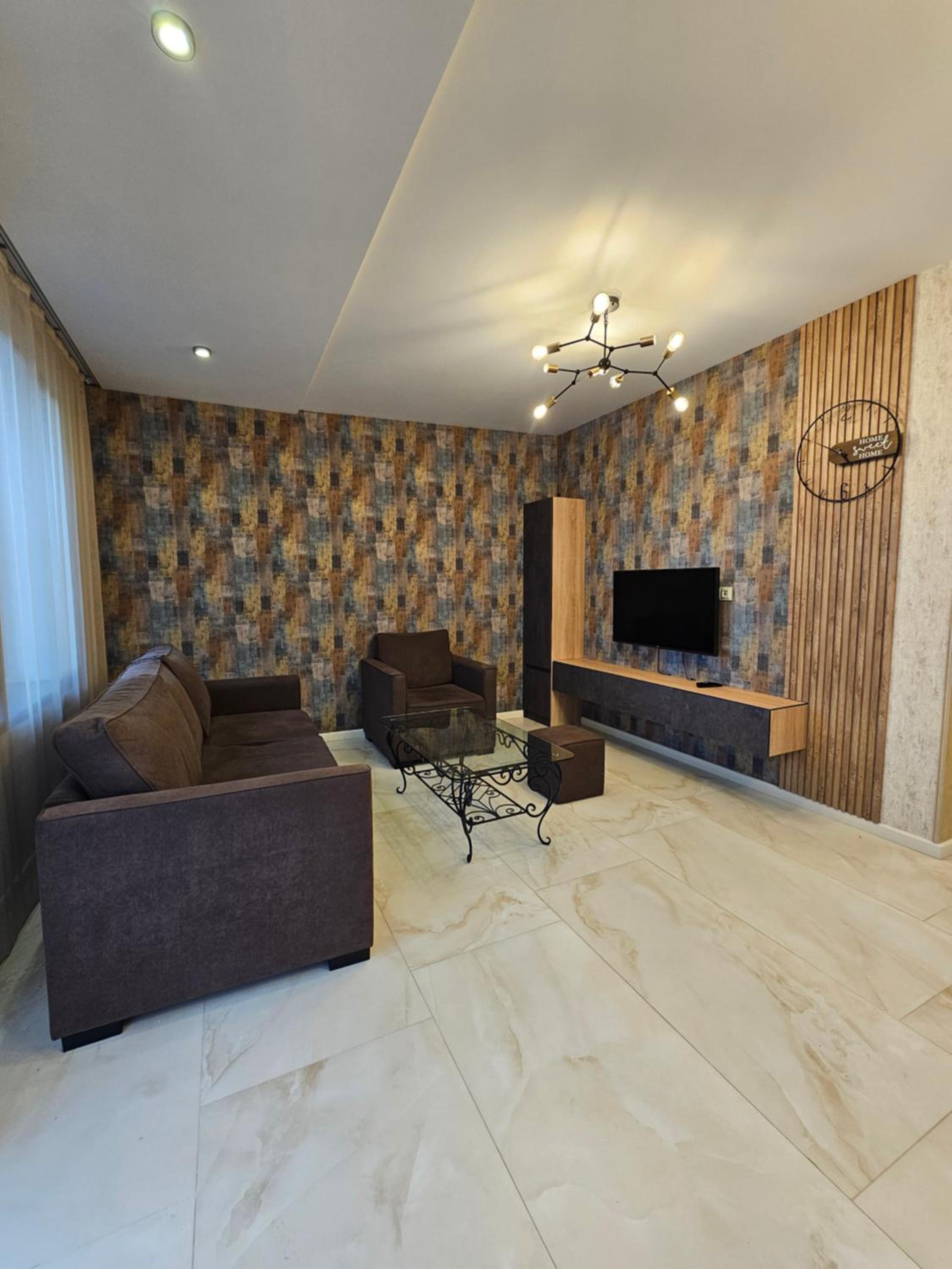 Victory Avenue 42a Apartment